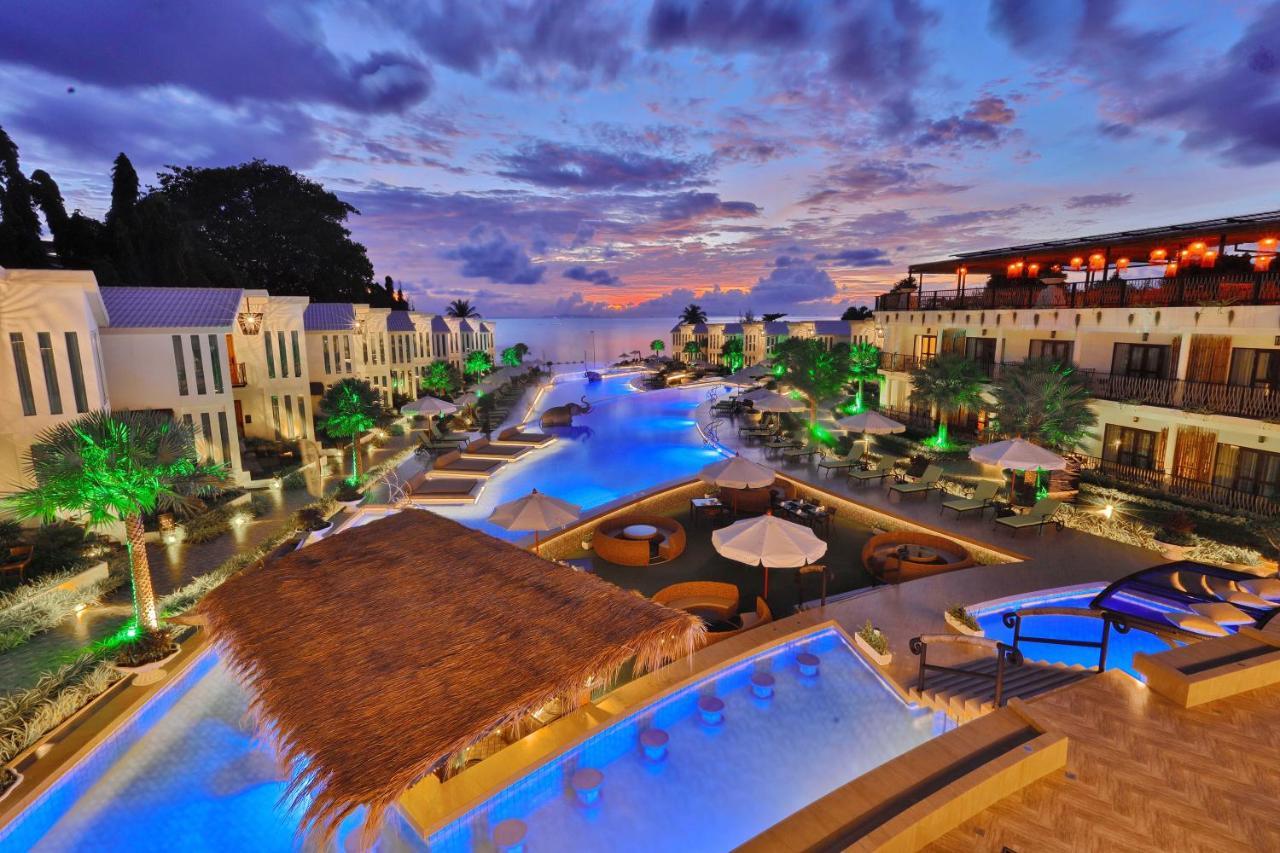 Vannee Golden Sands Beachfront Hotel