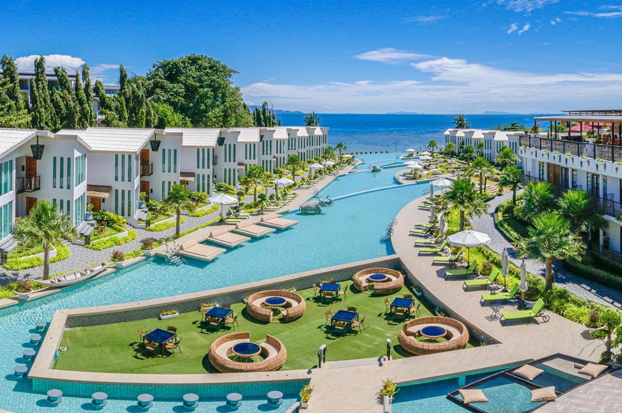 Vannee Golden Sands Beachfront