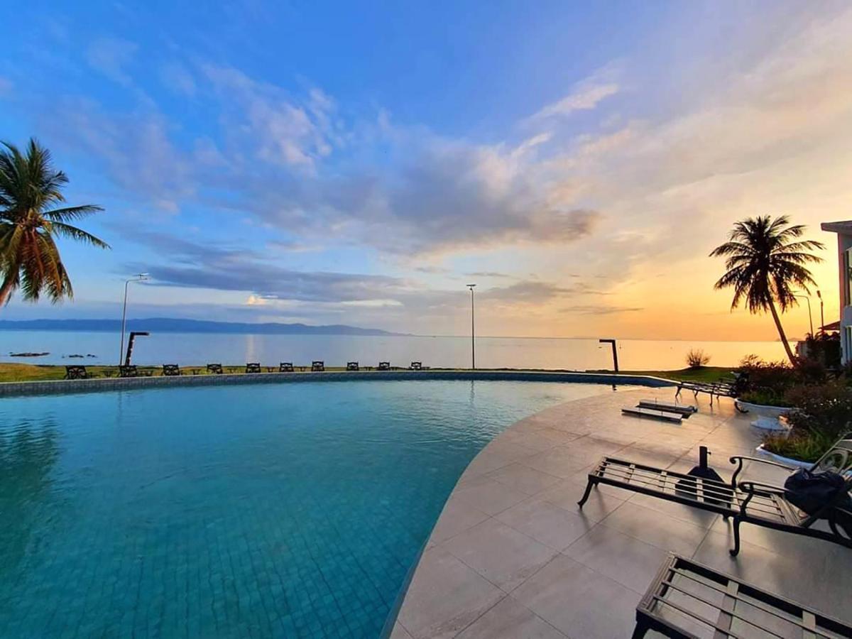 Hotel Vannee Golden Sands Beachfront
