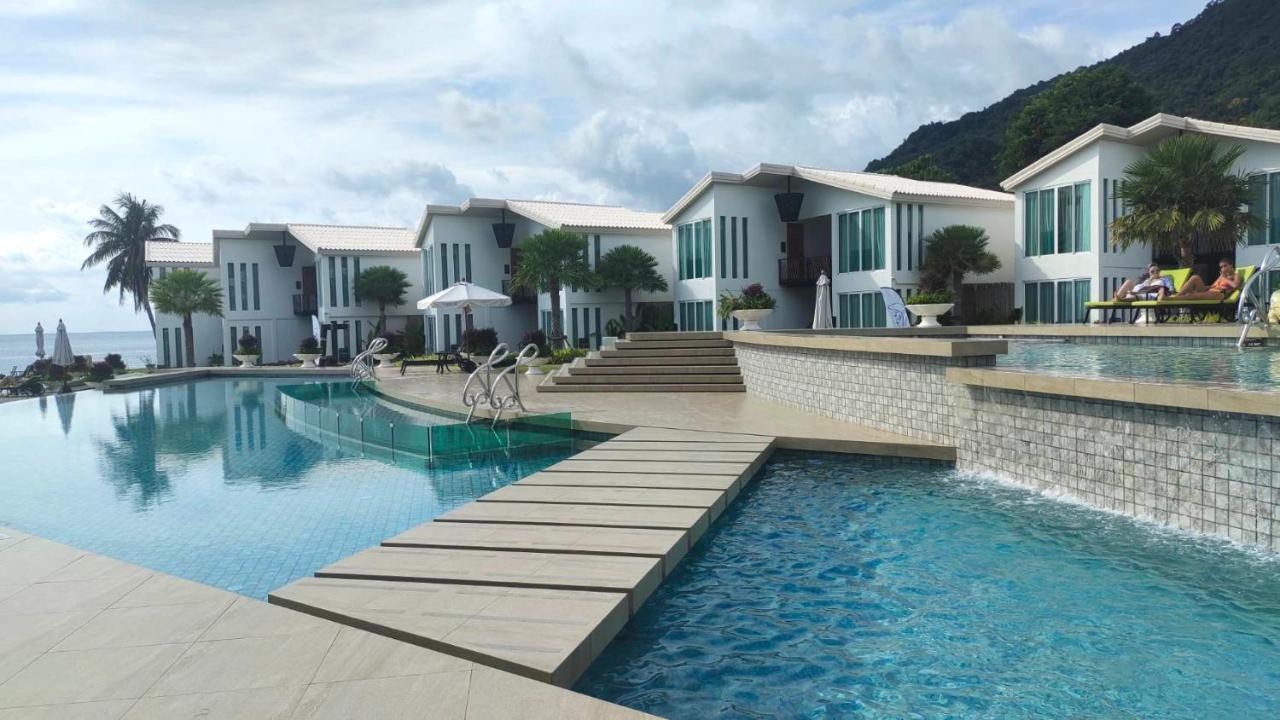 Vannee Golden Sands Beachfront 4*