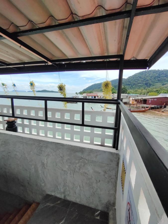 Poohry Seaview
