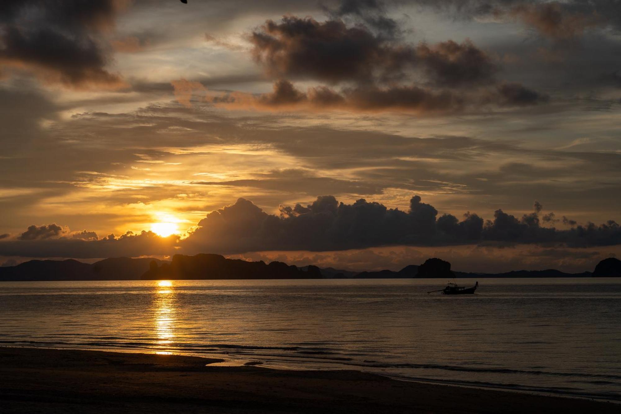 Tup Kaek Sunset Resort-sha Resort