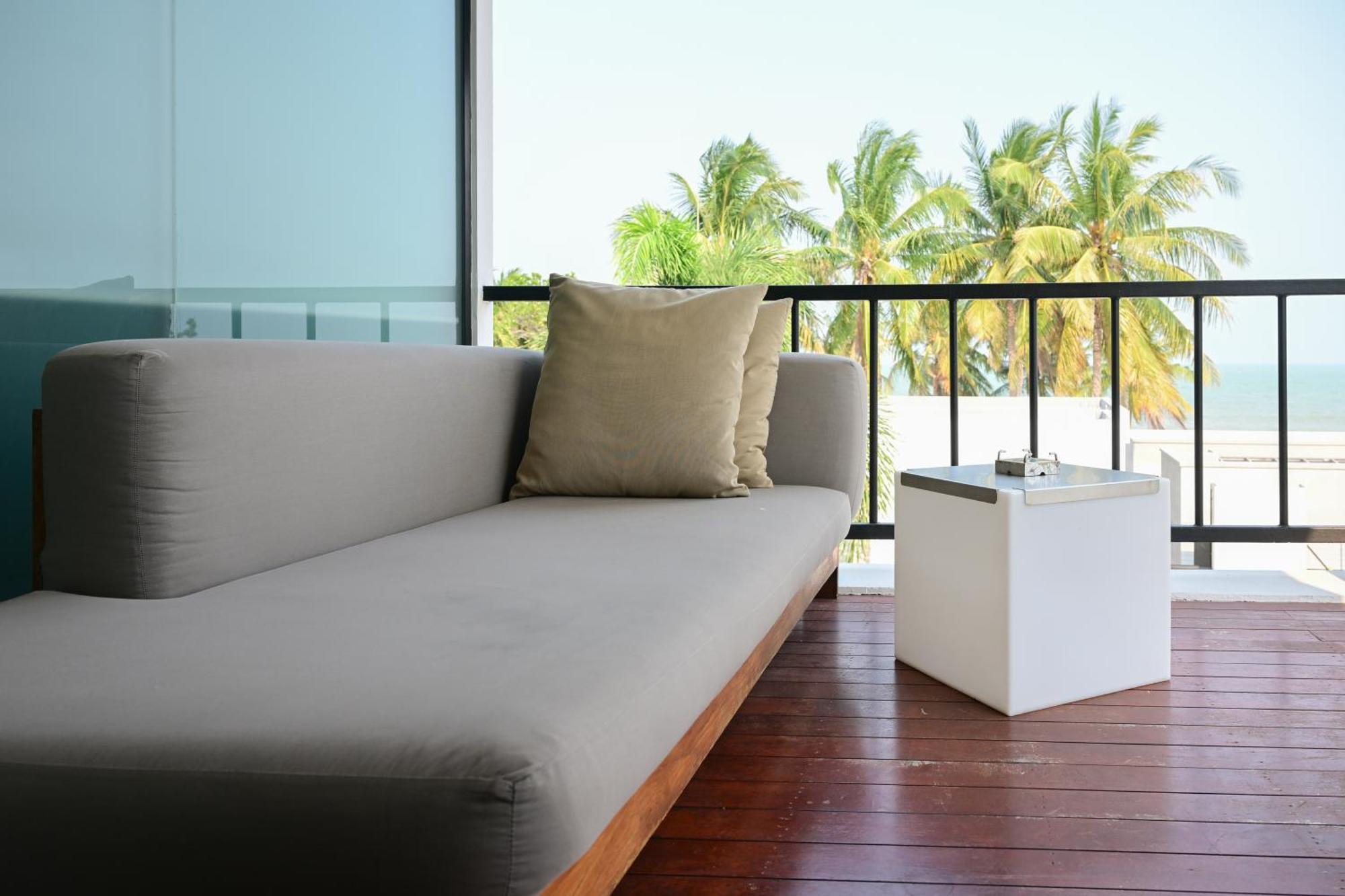 Dune Hotel HHQ