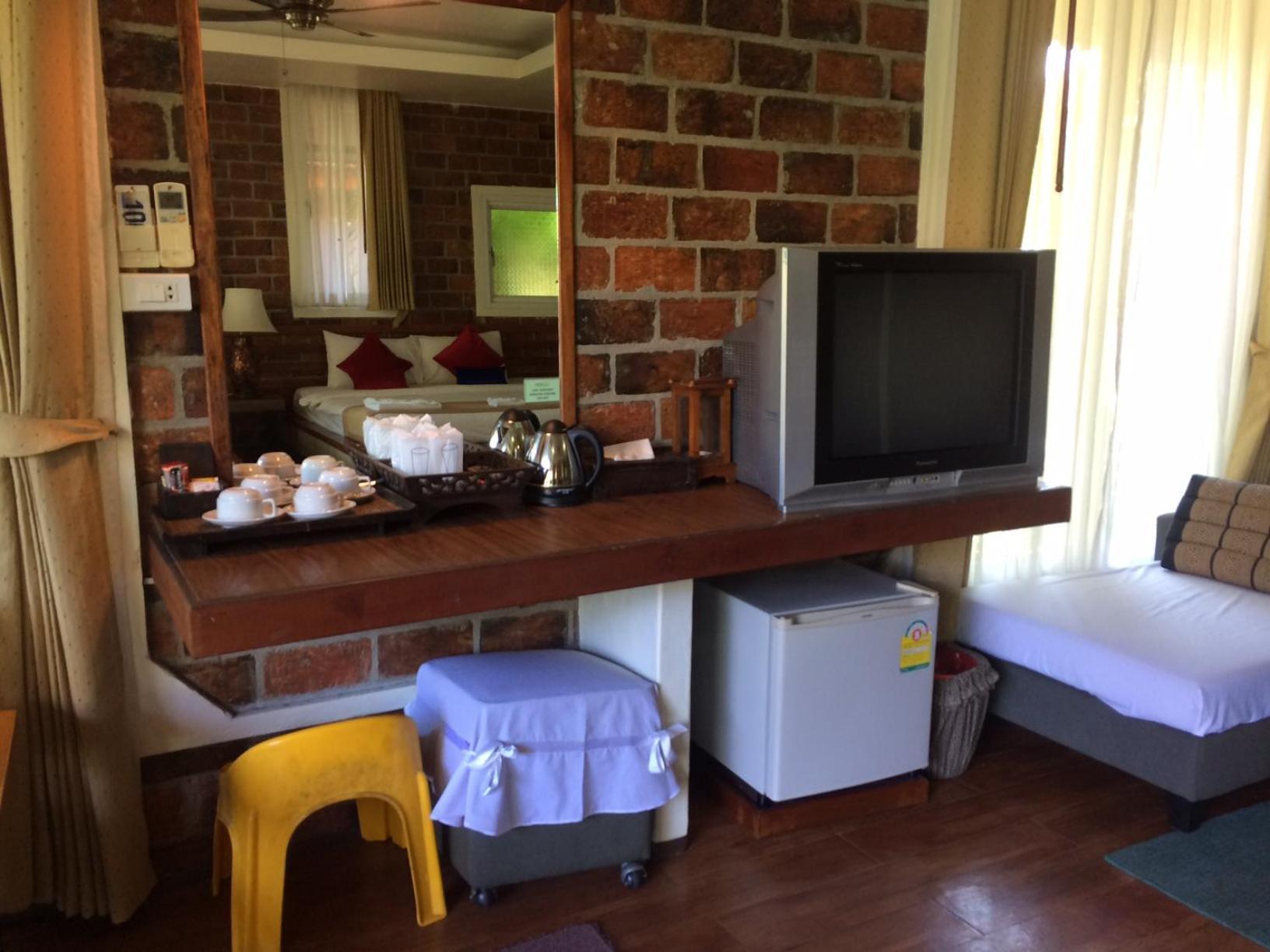 View Village Hotel 3*