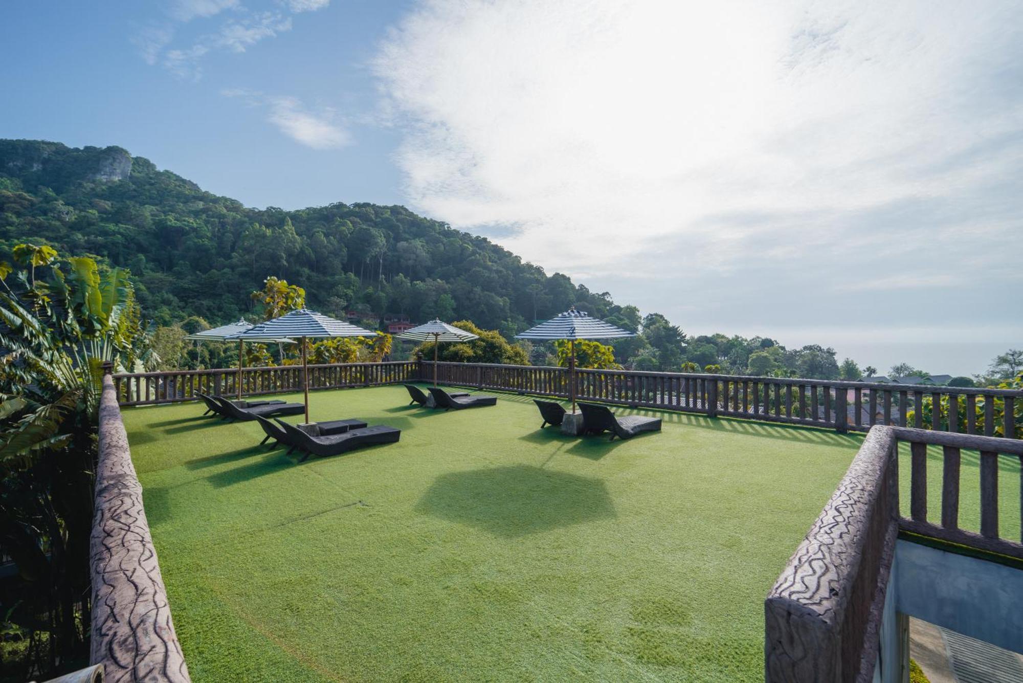 Phutawan Resort 3*