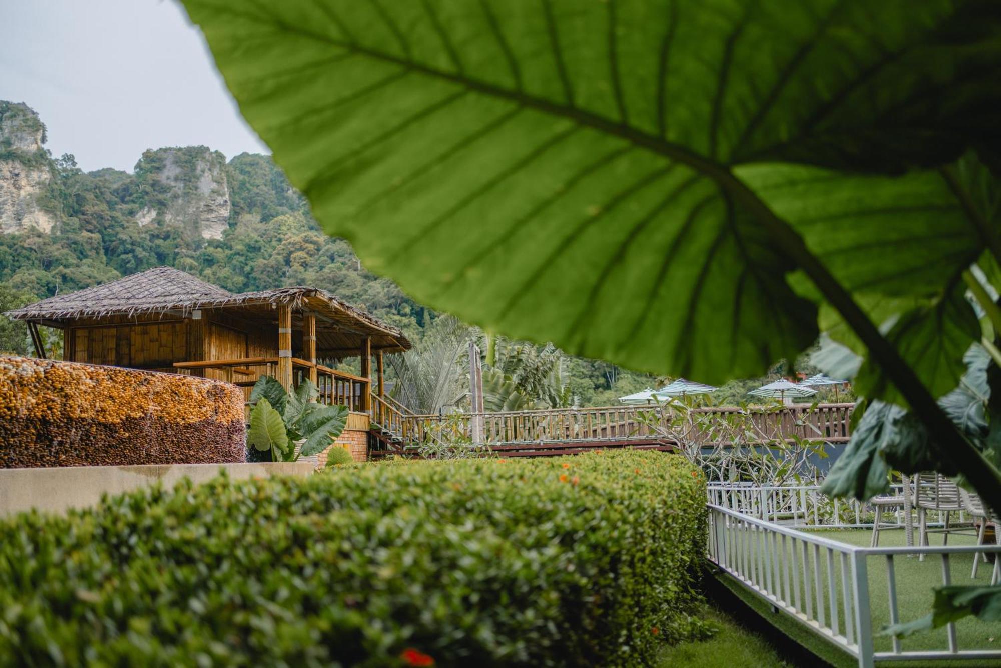 Resort Phutawan 3*