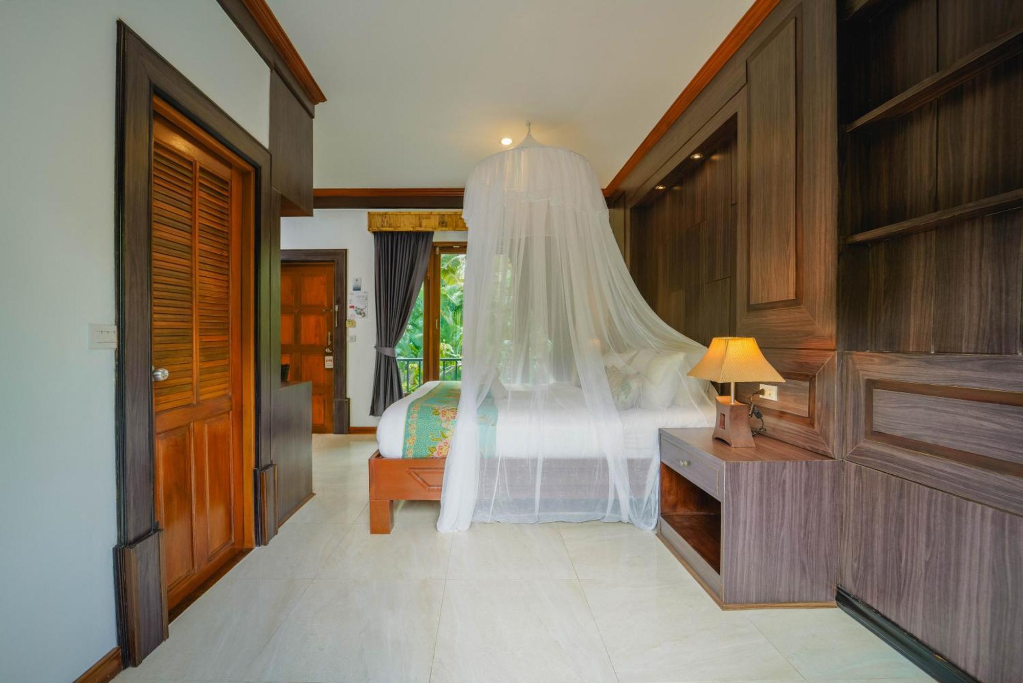 Phutawan Resort 3*