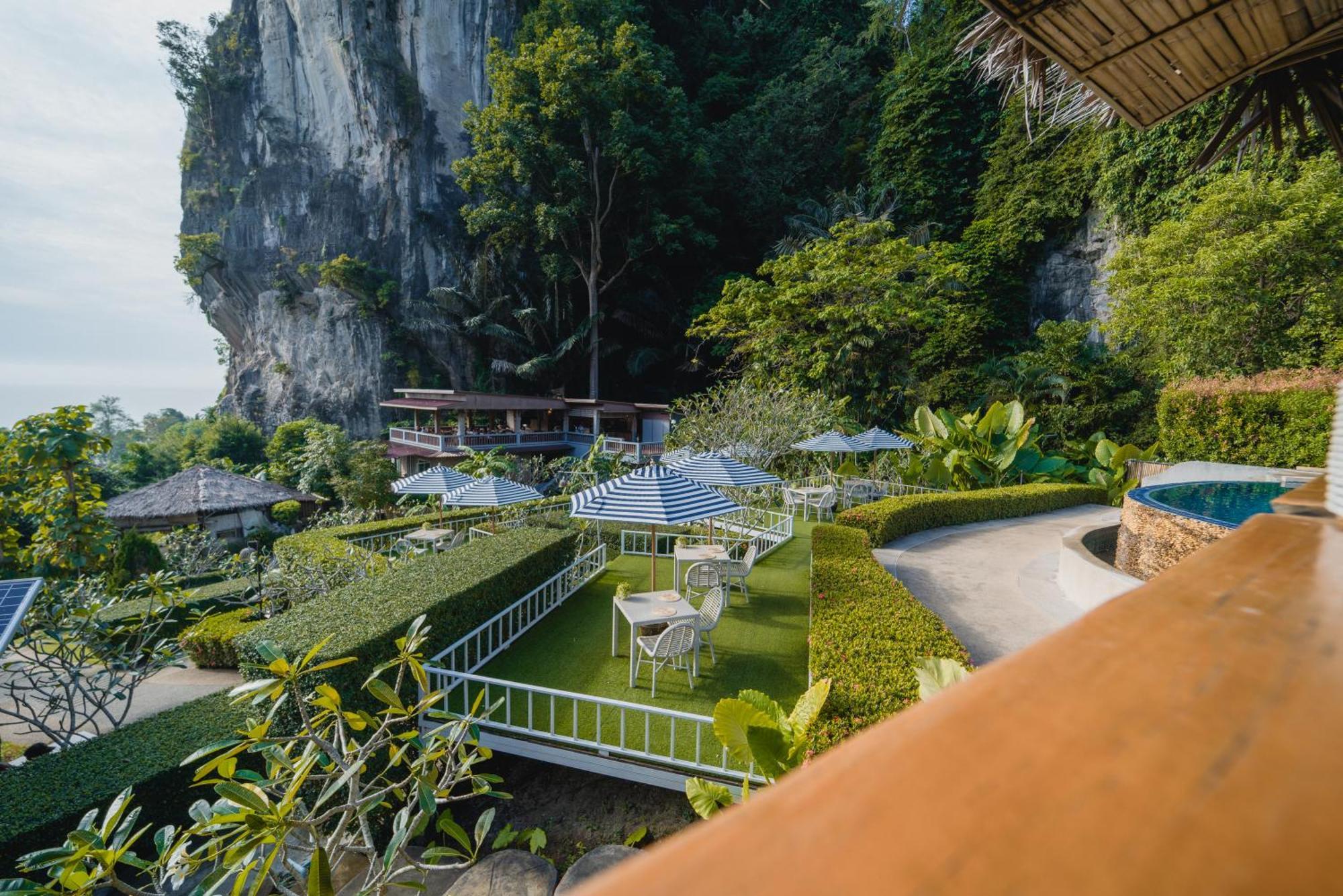 Phutawan Resort