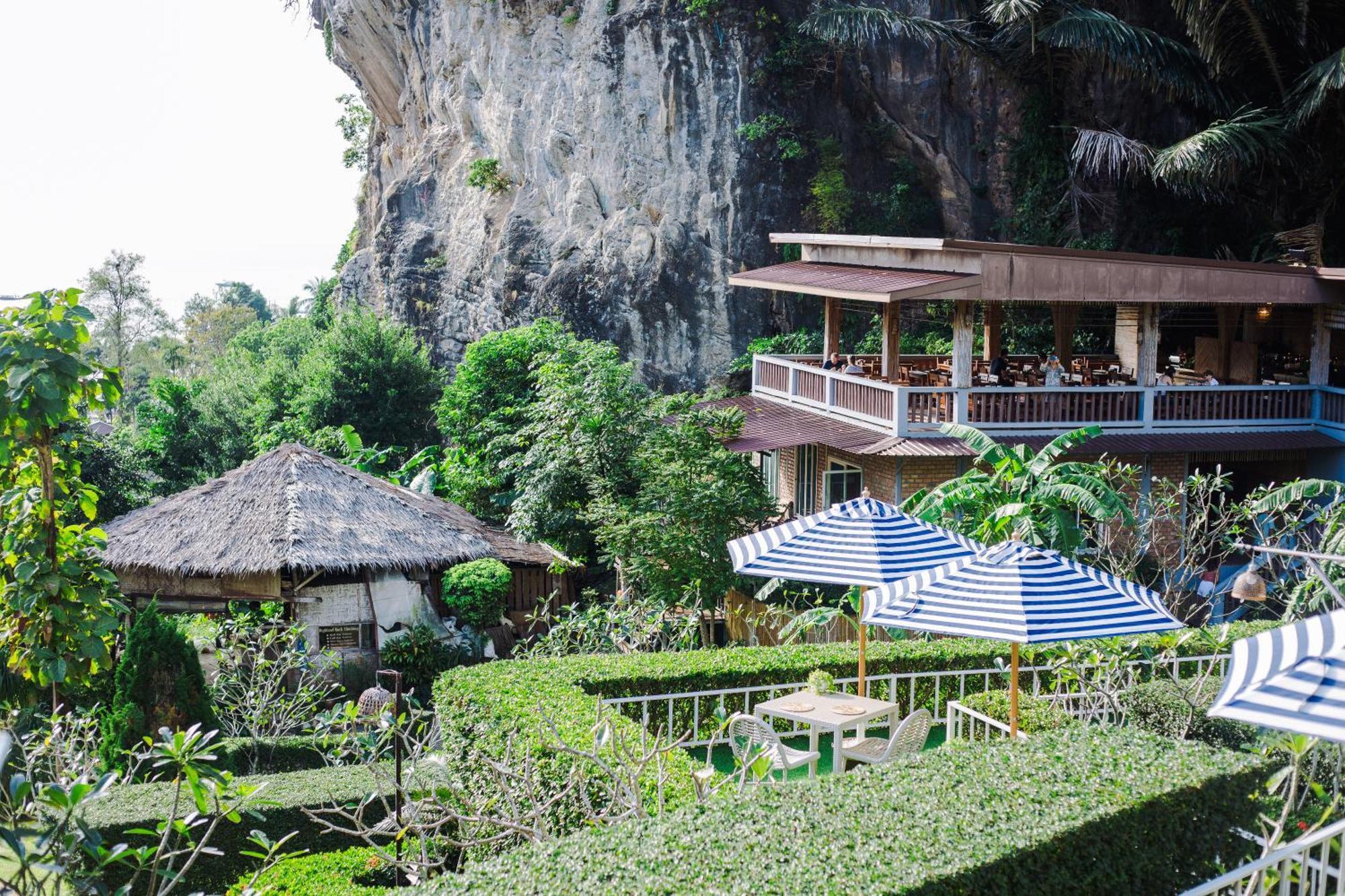 Resort Phutawan 3*