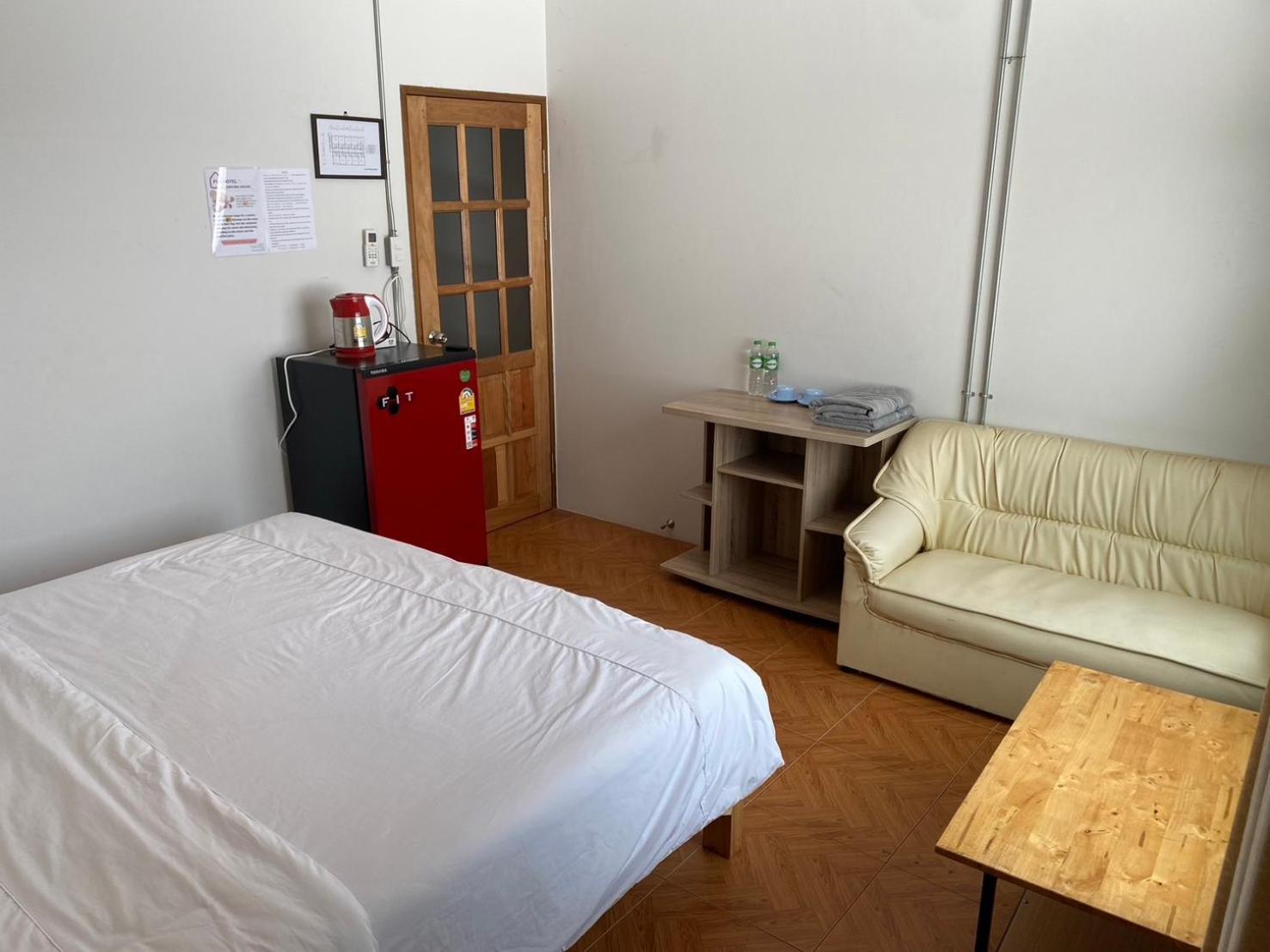 Sakura House Hostel *