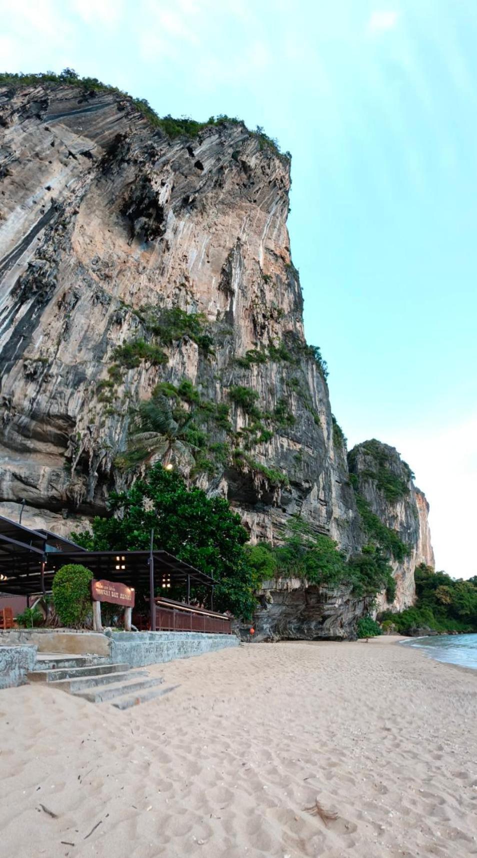 Resort Bay Tonsai Beach