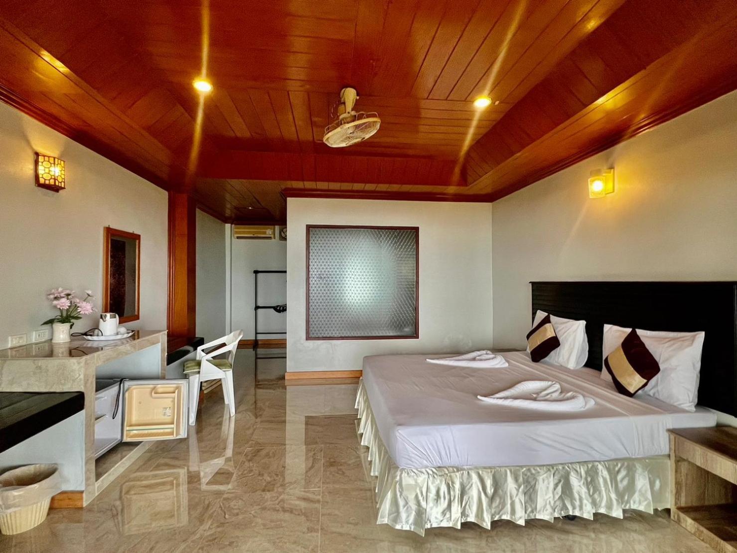 Haad Khuad Resort Bottle Beach