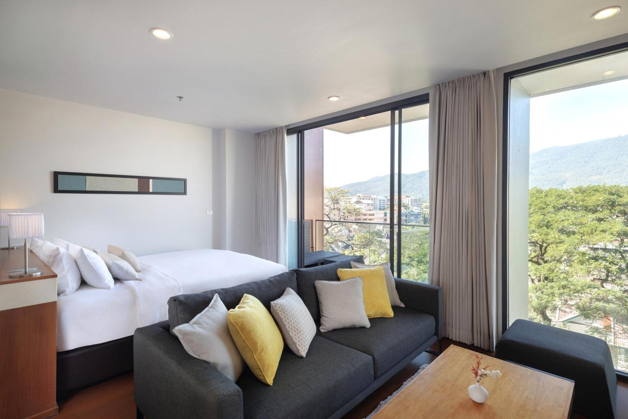 Eastin Tan Hotel
