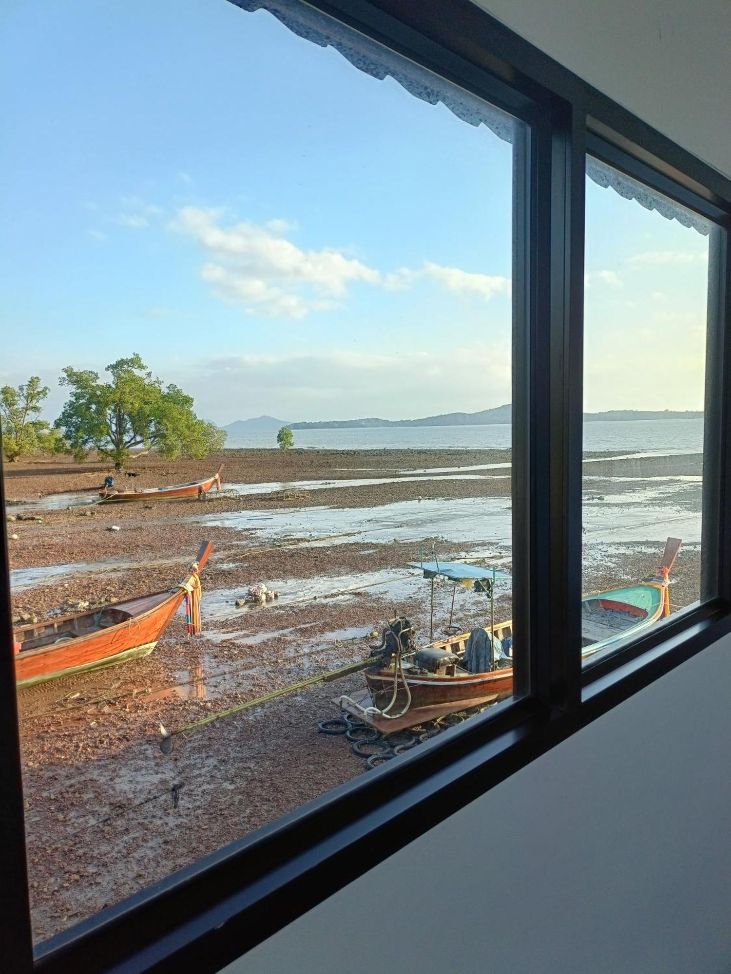 Homestay Poohry Seaview *