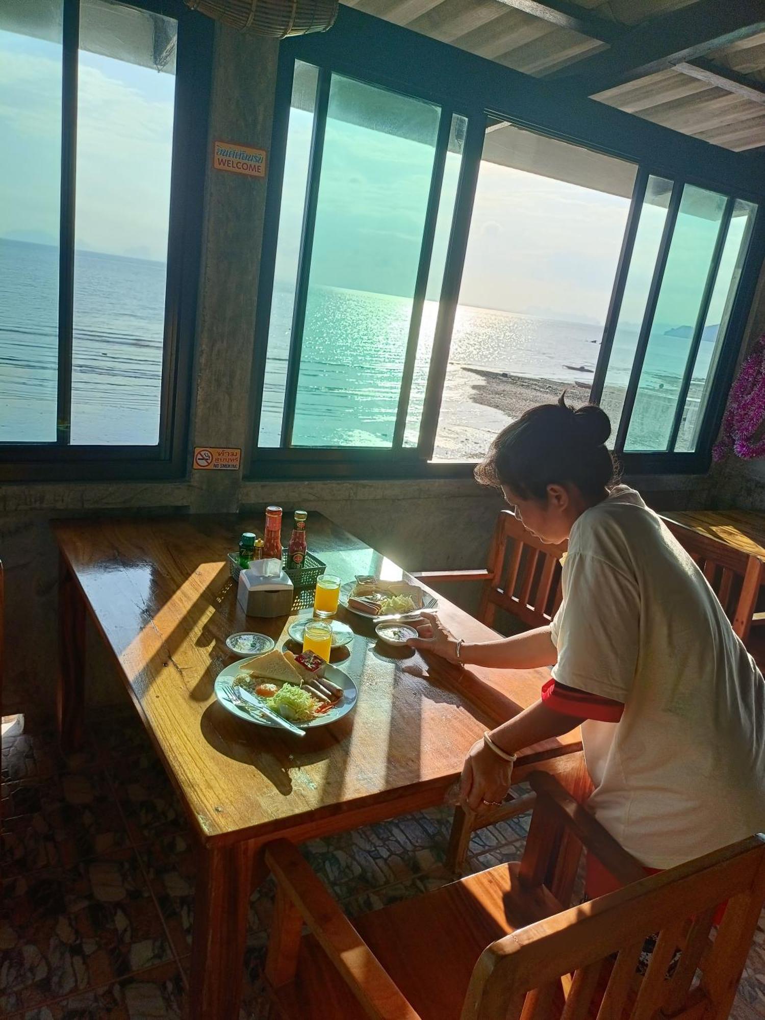 Homestay Poohry Seaview