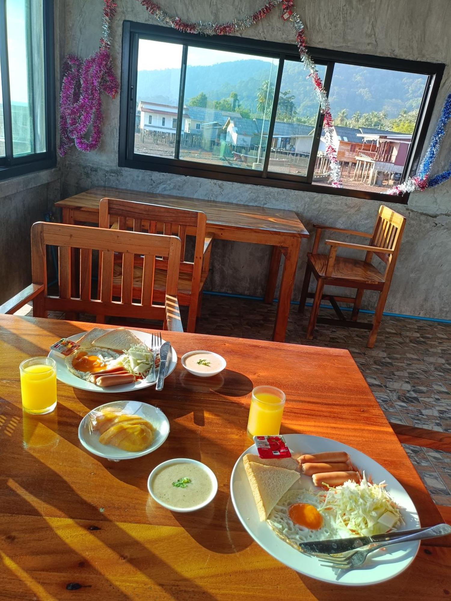 Poohry Seaview Homestay *