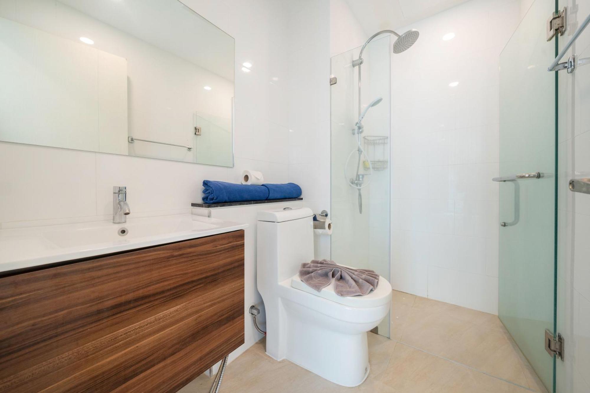 1br Condo, Hill View Viva C301, Freedom Apartamento