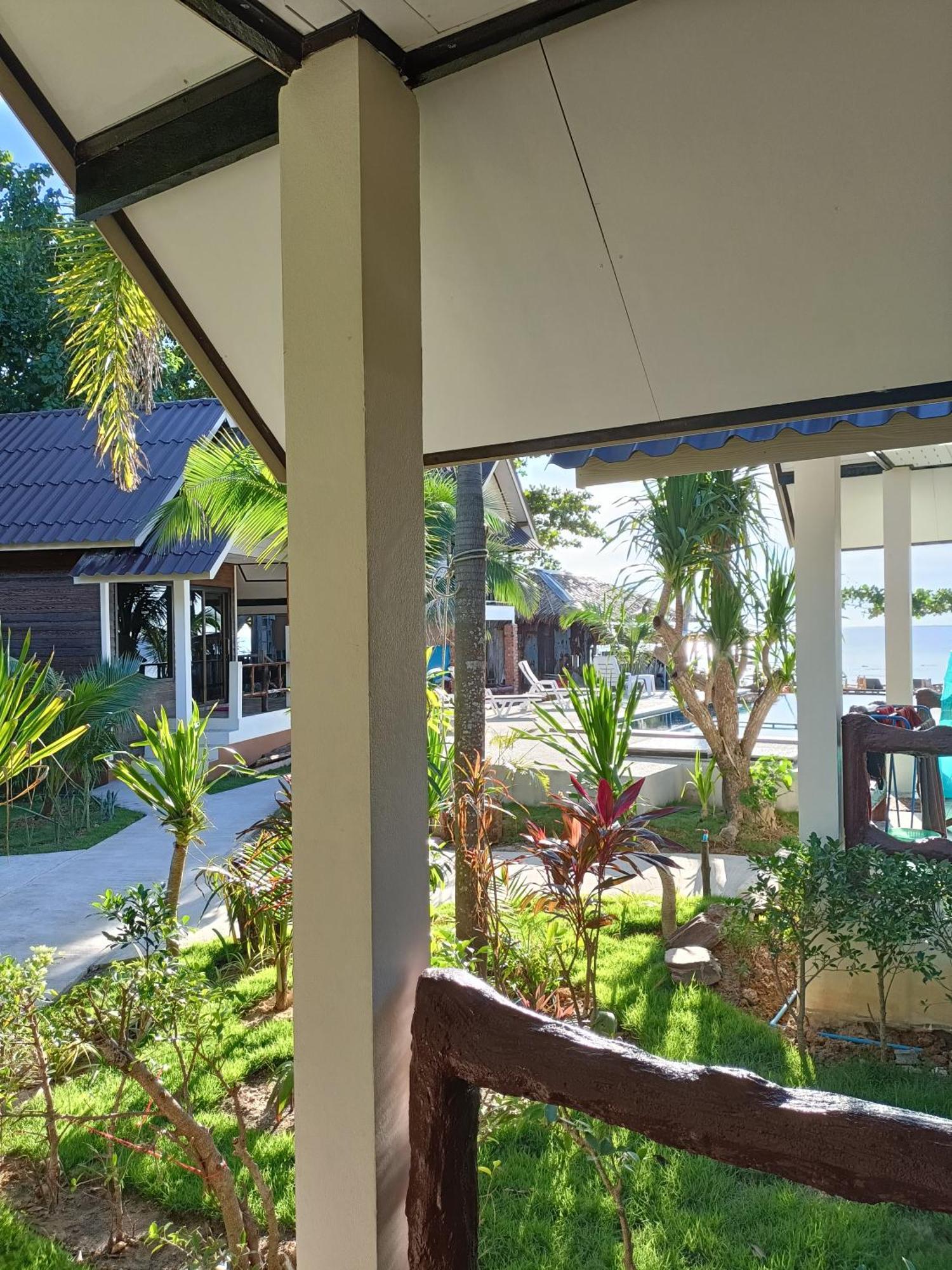 Resort Sea Shell