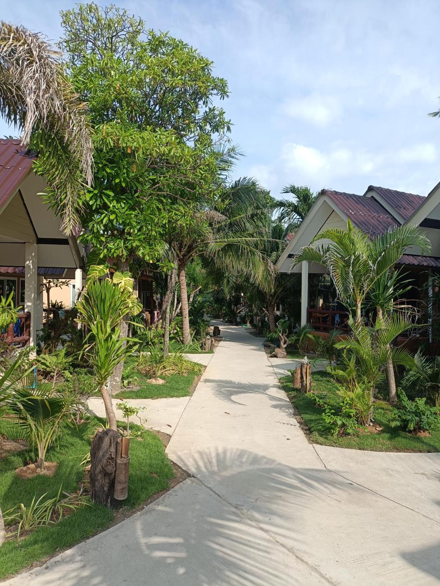 Sea Shell Resort *