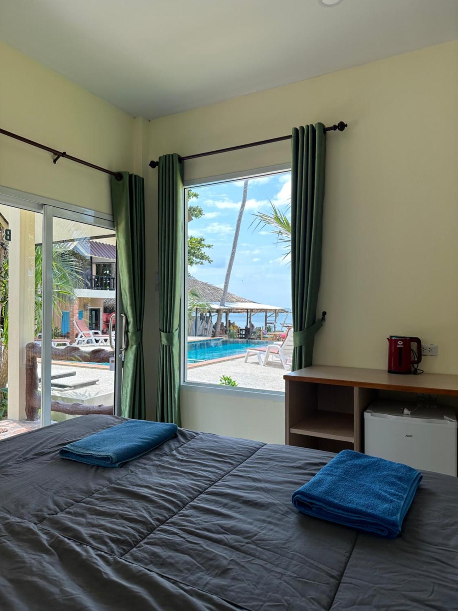 Resort Sea Shell
