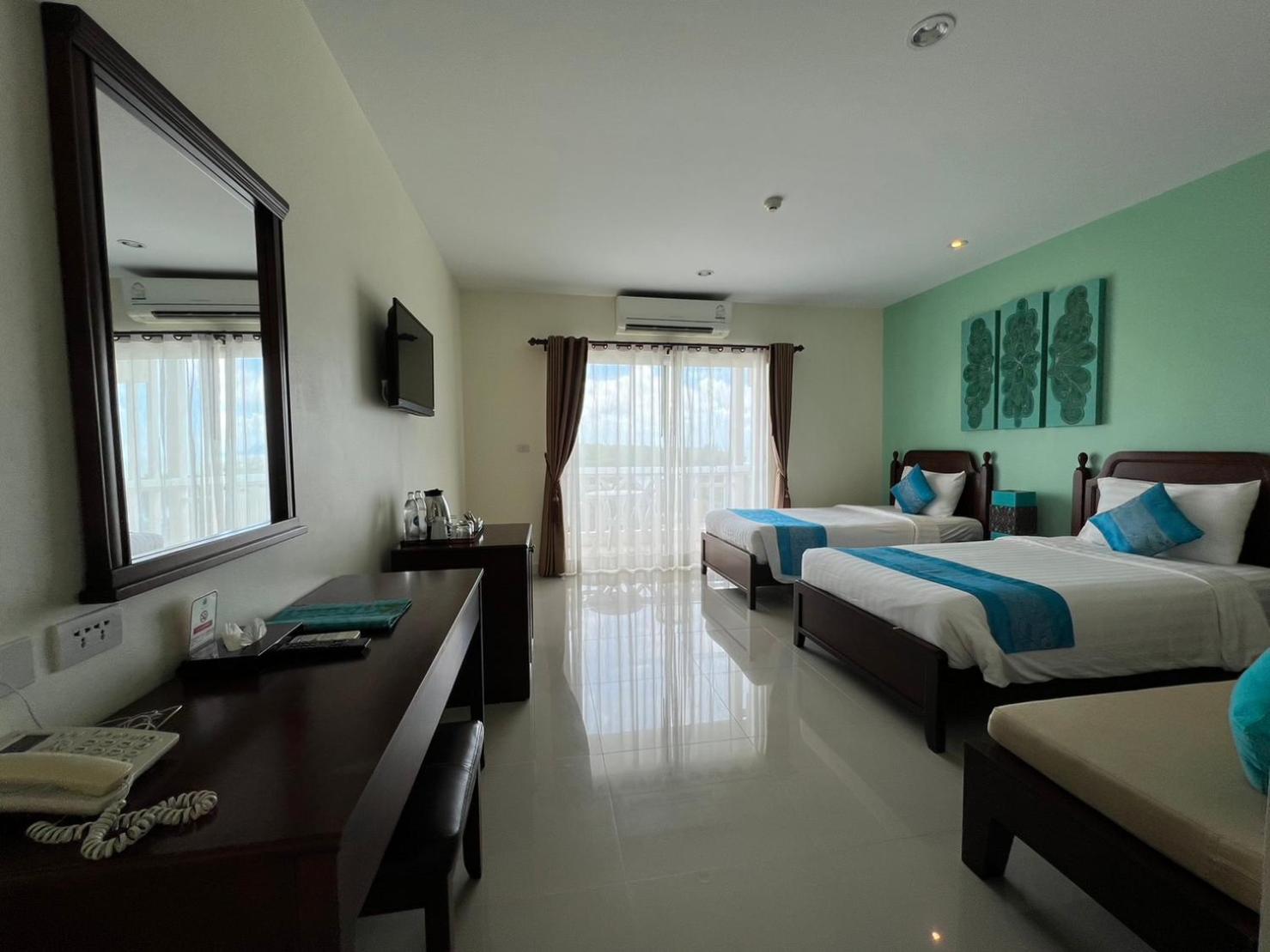 Resort Front Bay 4*