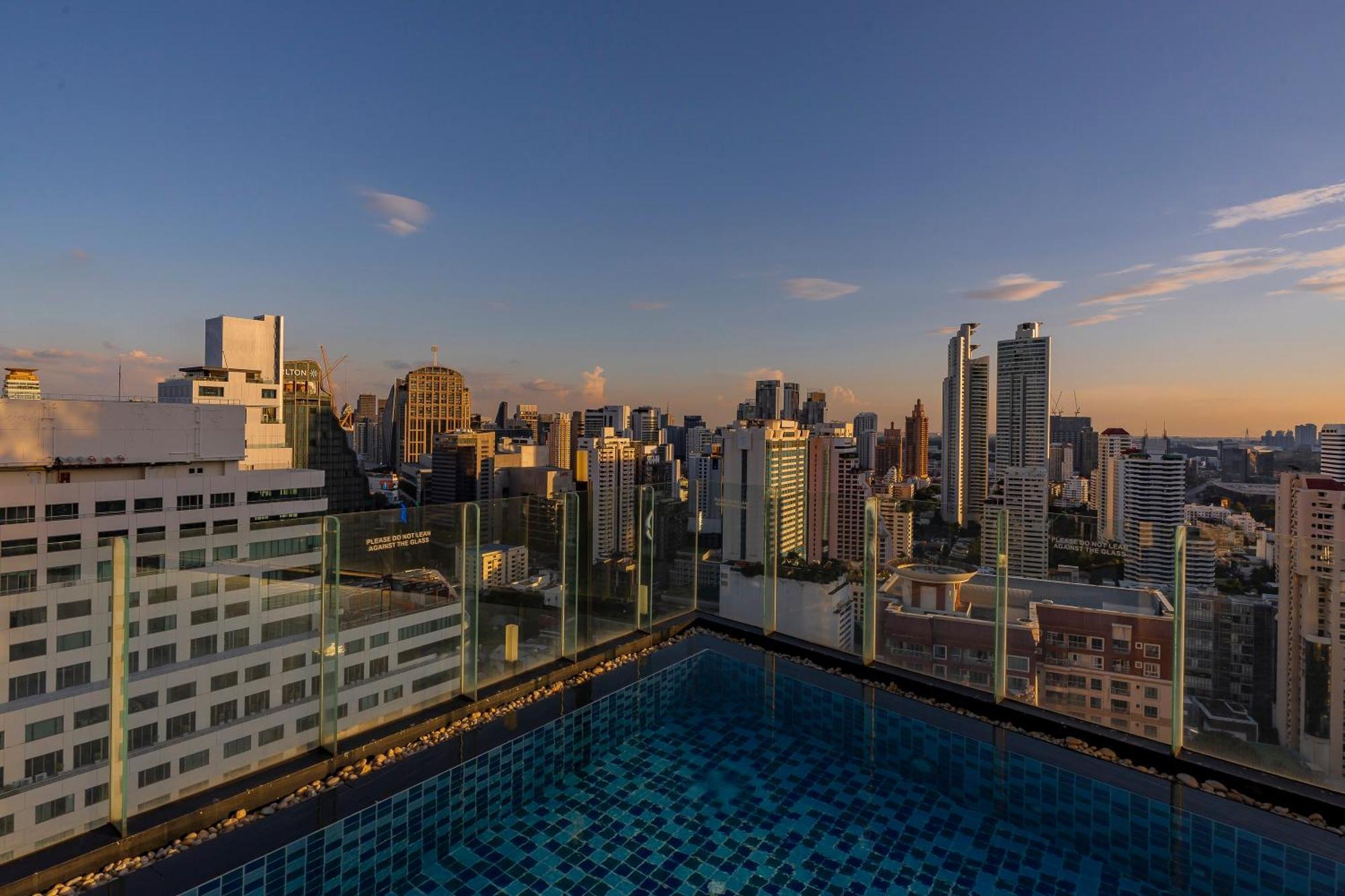 The Continent Sukhumvit - Asok Bts Banguecoque