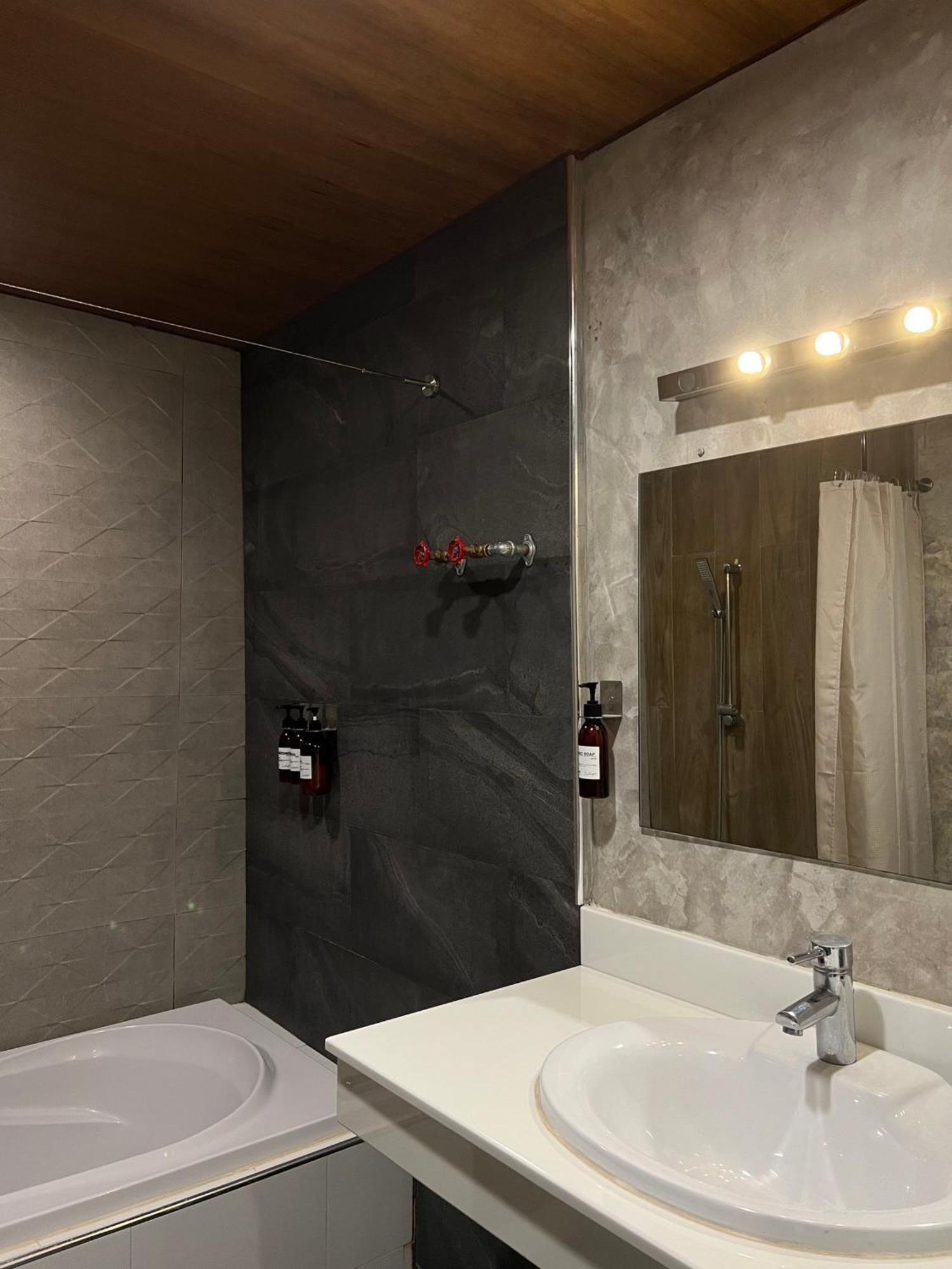 Inlaya Resort Ratchaburi