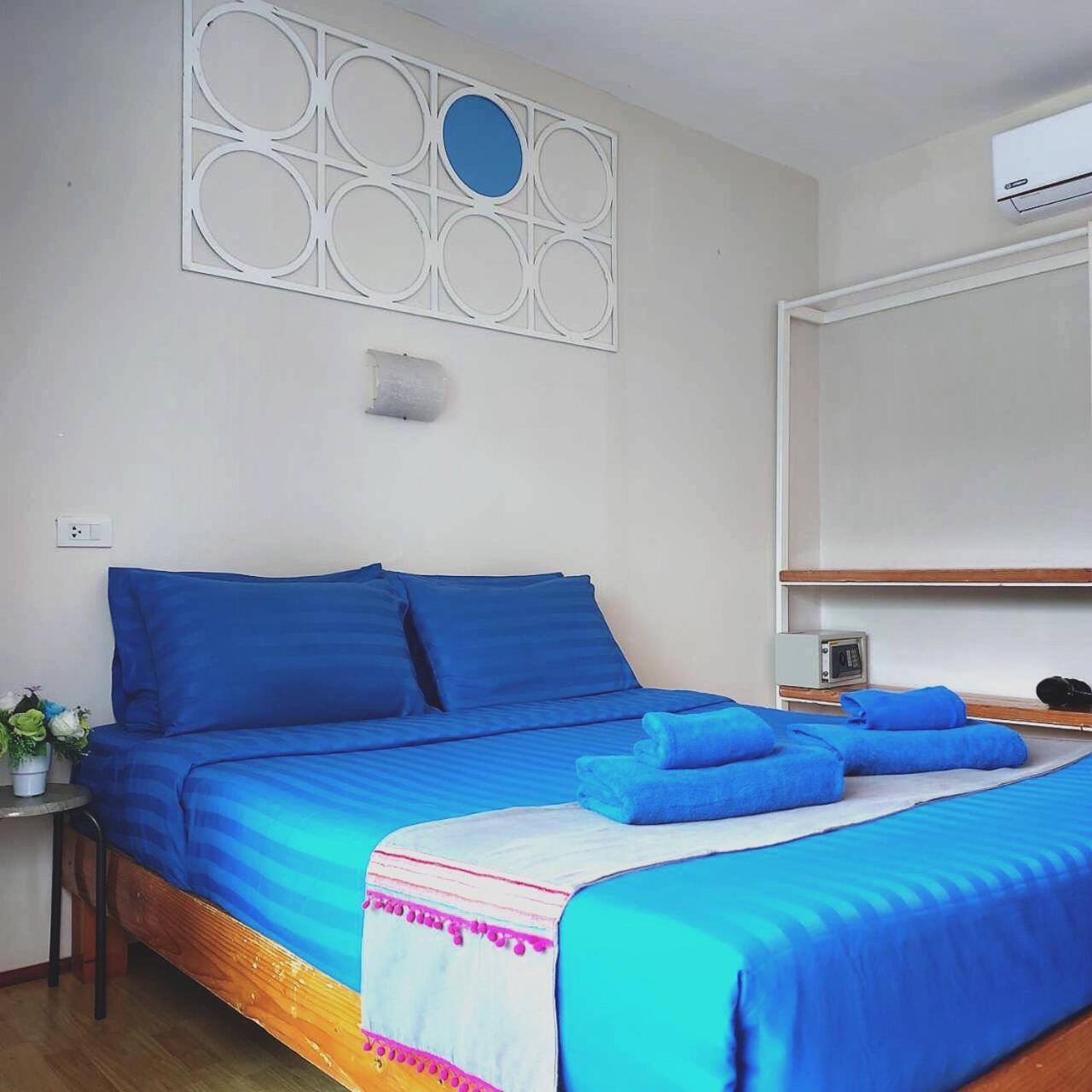 Blue View House Hostel *