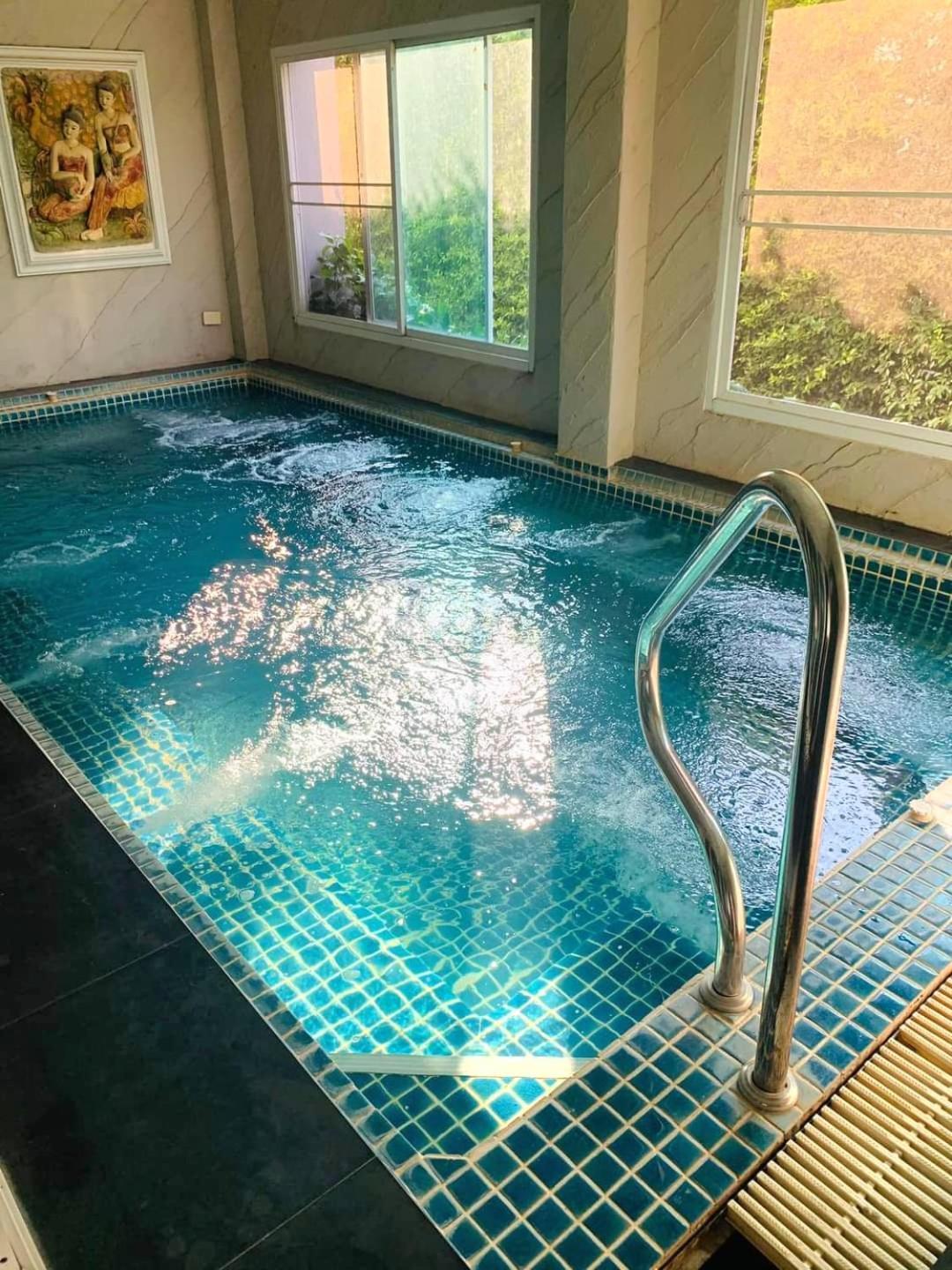 Tara Ratchaburi Resort 2*