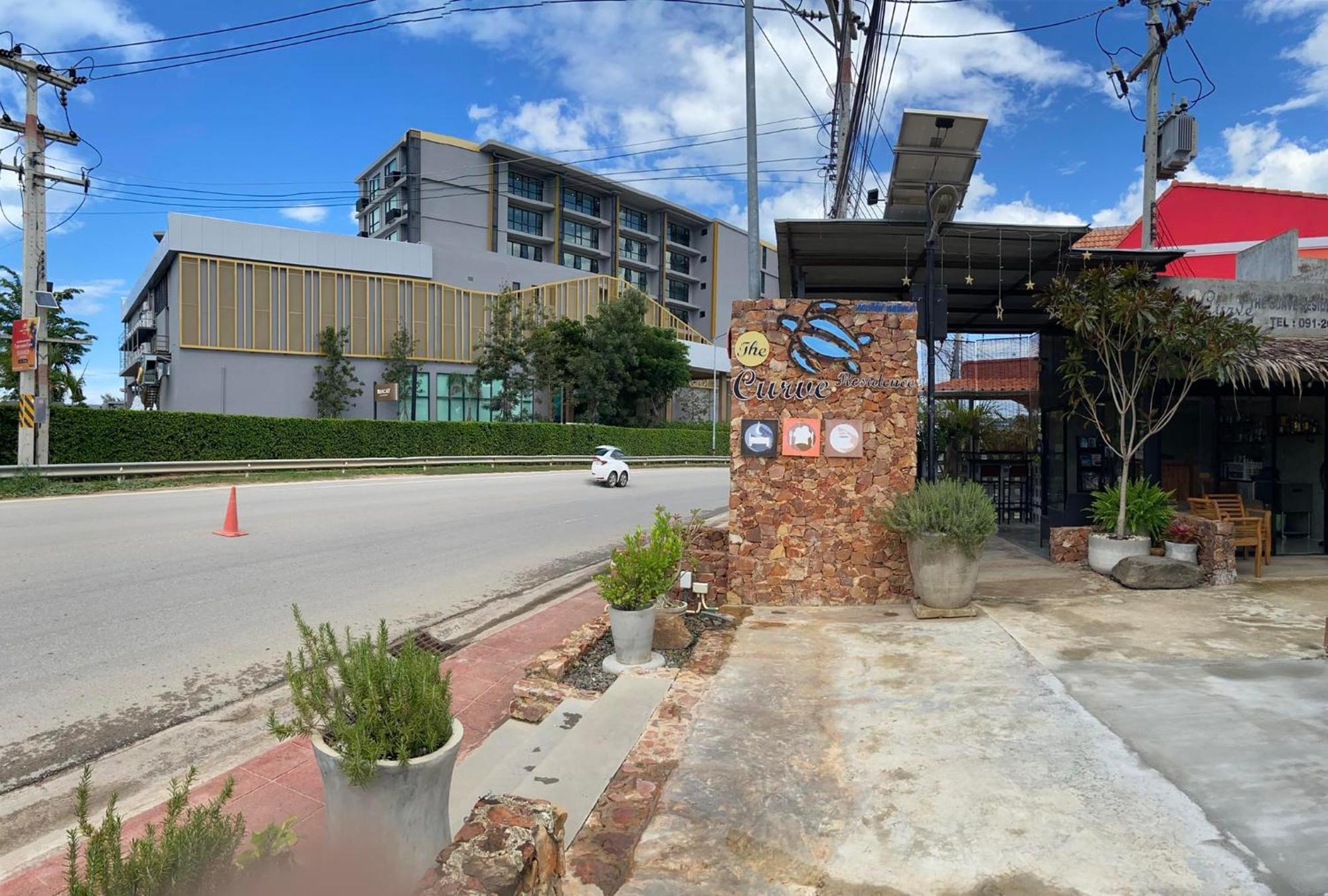 The Curve Guest house 2*
