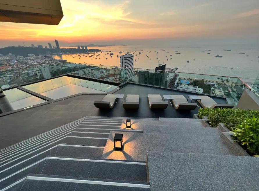 Edge Seaview With Infinity Pool Pattaya