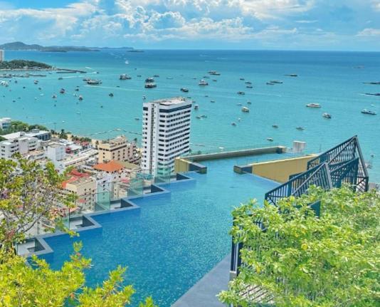 Edge Seaview With Infinity Pool