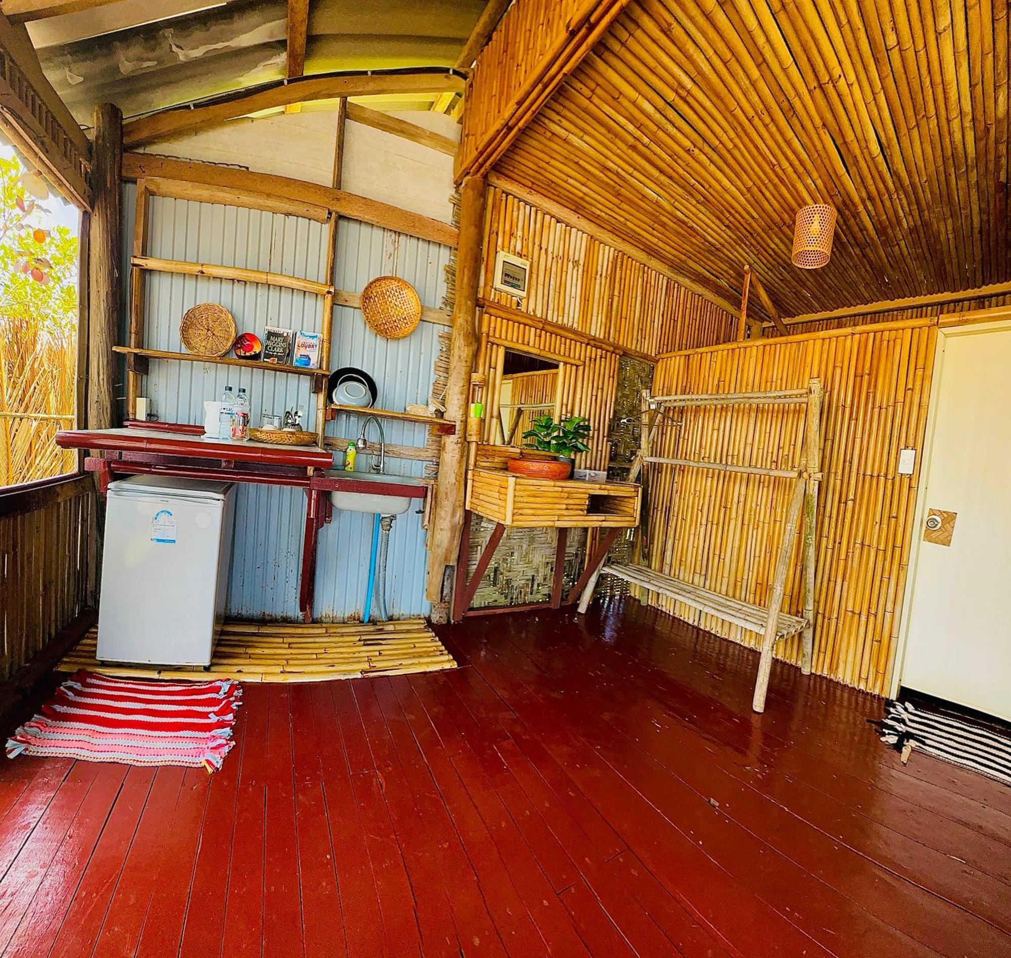 Deep House Sea View Homestay