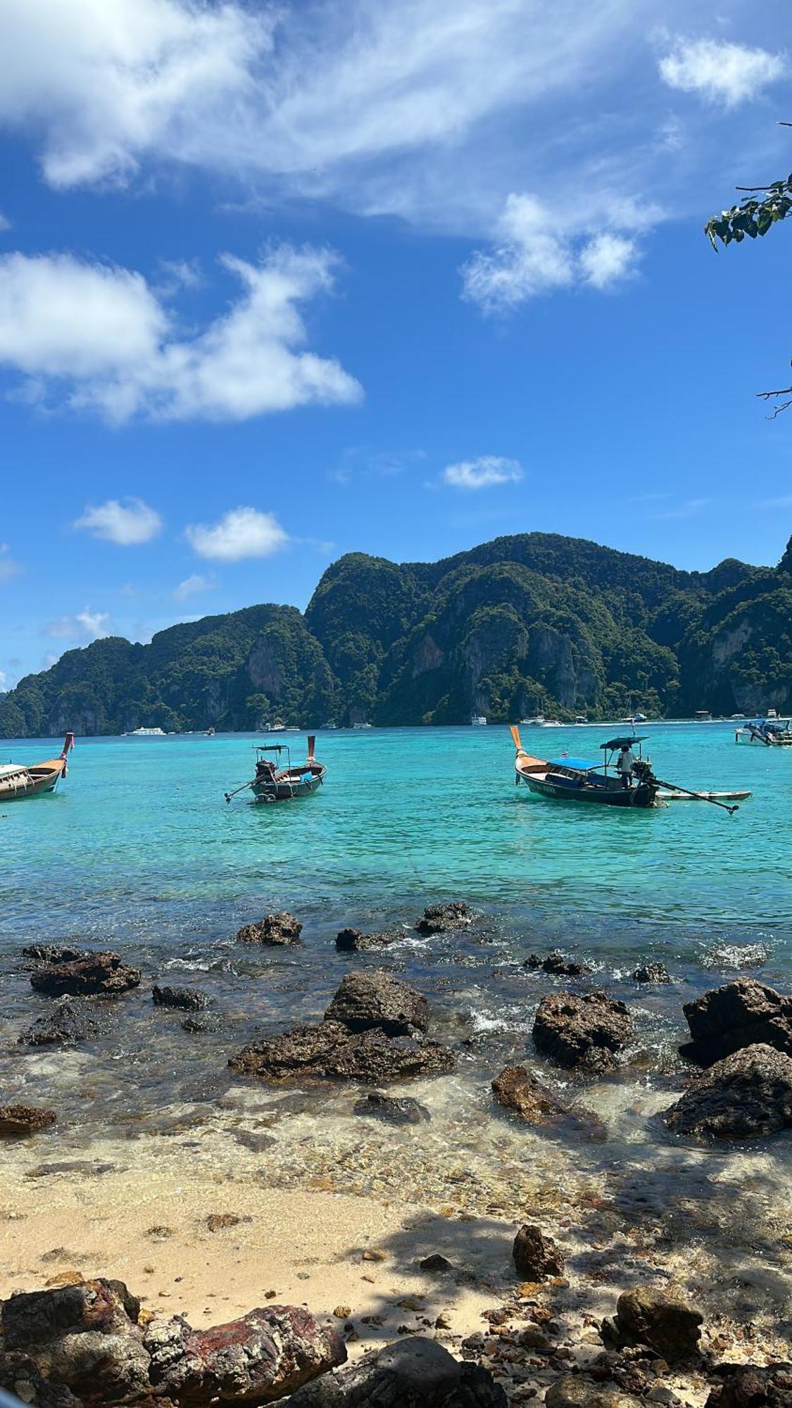 Mild Sea View For Rent Phi Phi Don