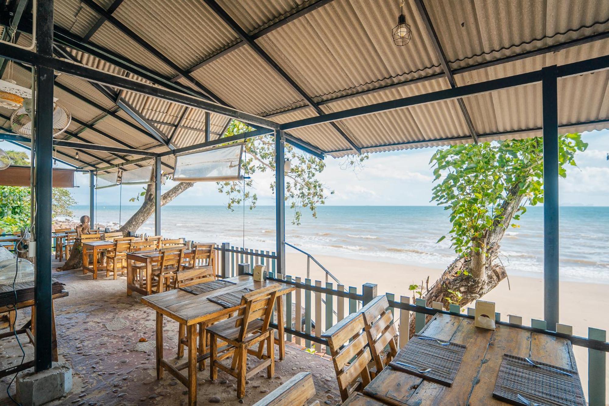 Koh Jum Resort
