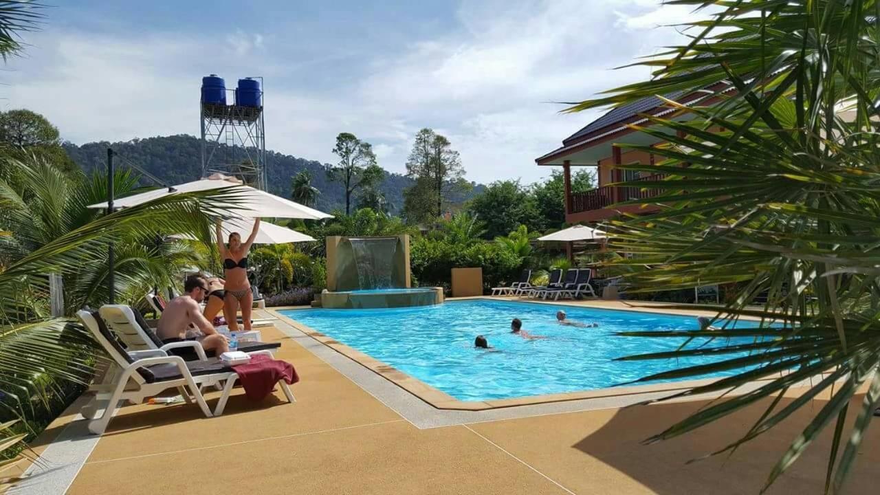 Tamarind Twin 3*