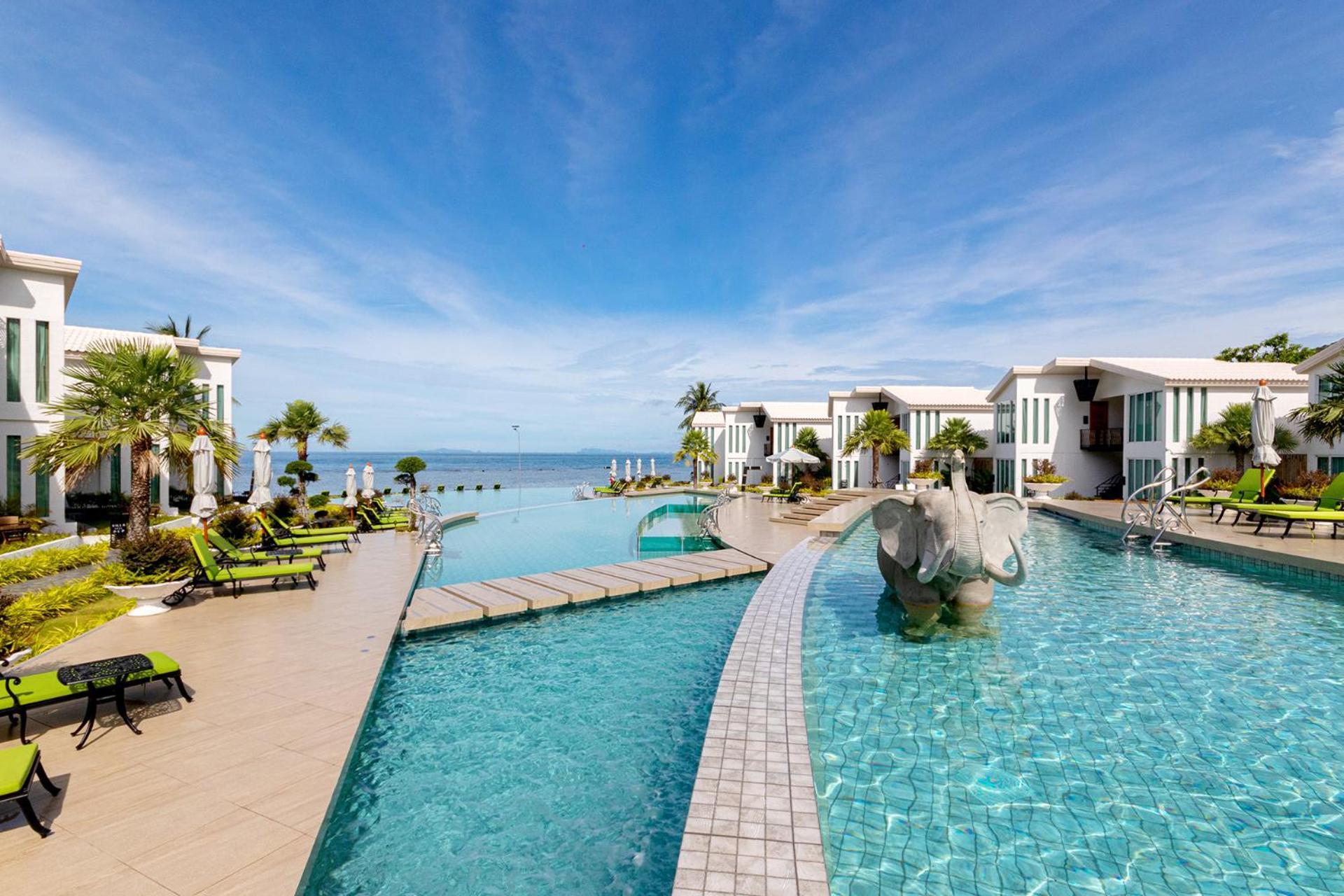Vannee Golden Sands Beachfront Hotel