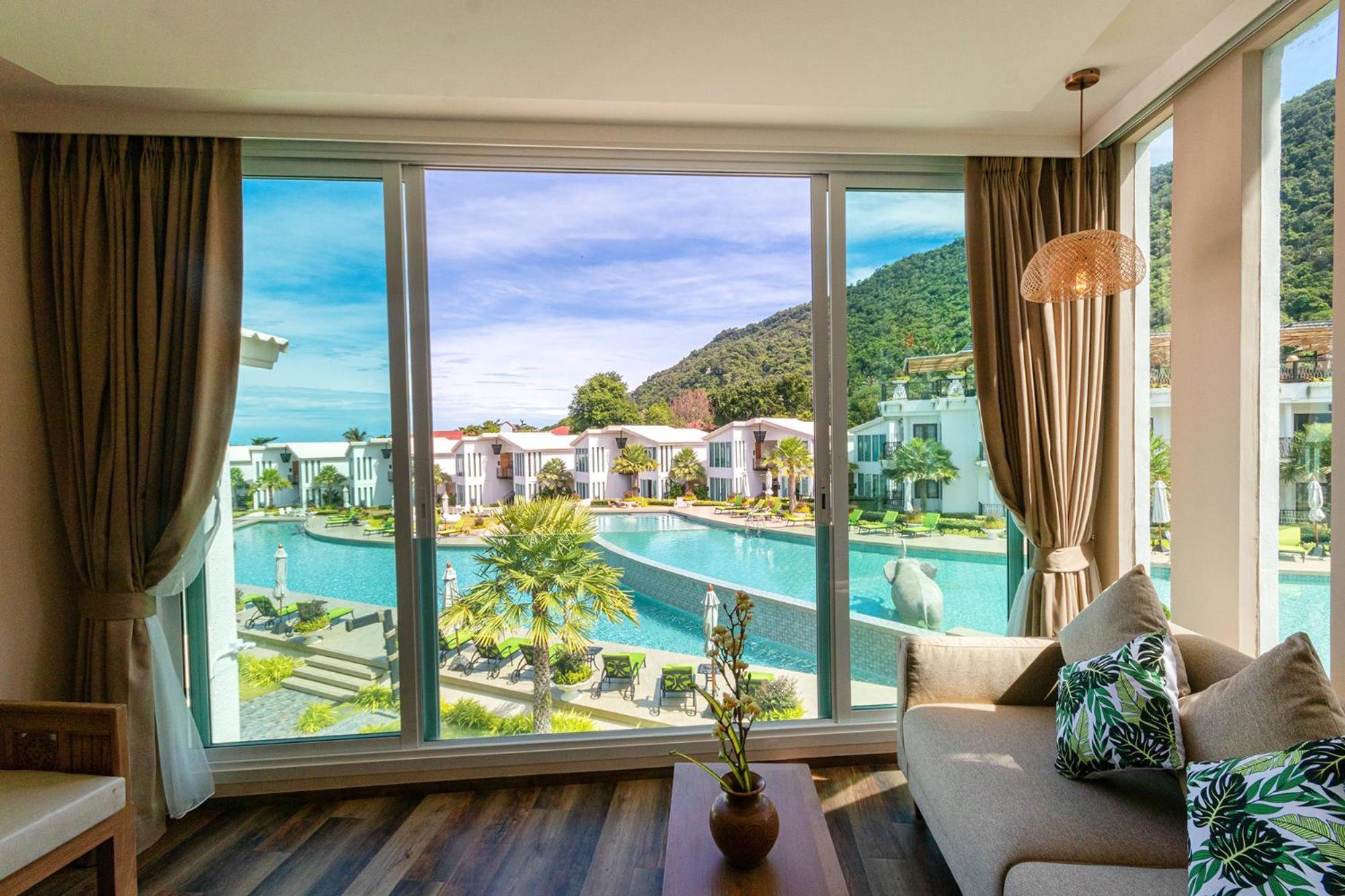 Vannee Golden Sands Beachfront Hotel 4*