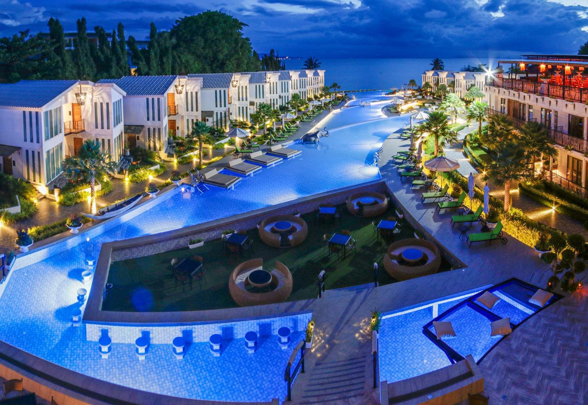 Vannee Golden Sands Beachfront Hotel 4*