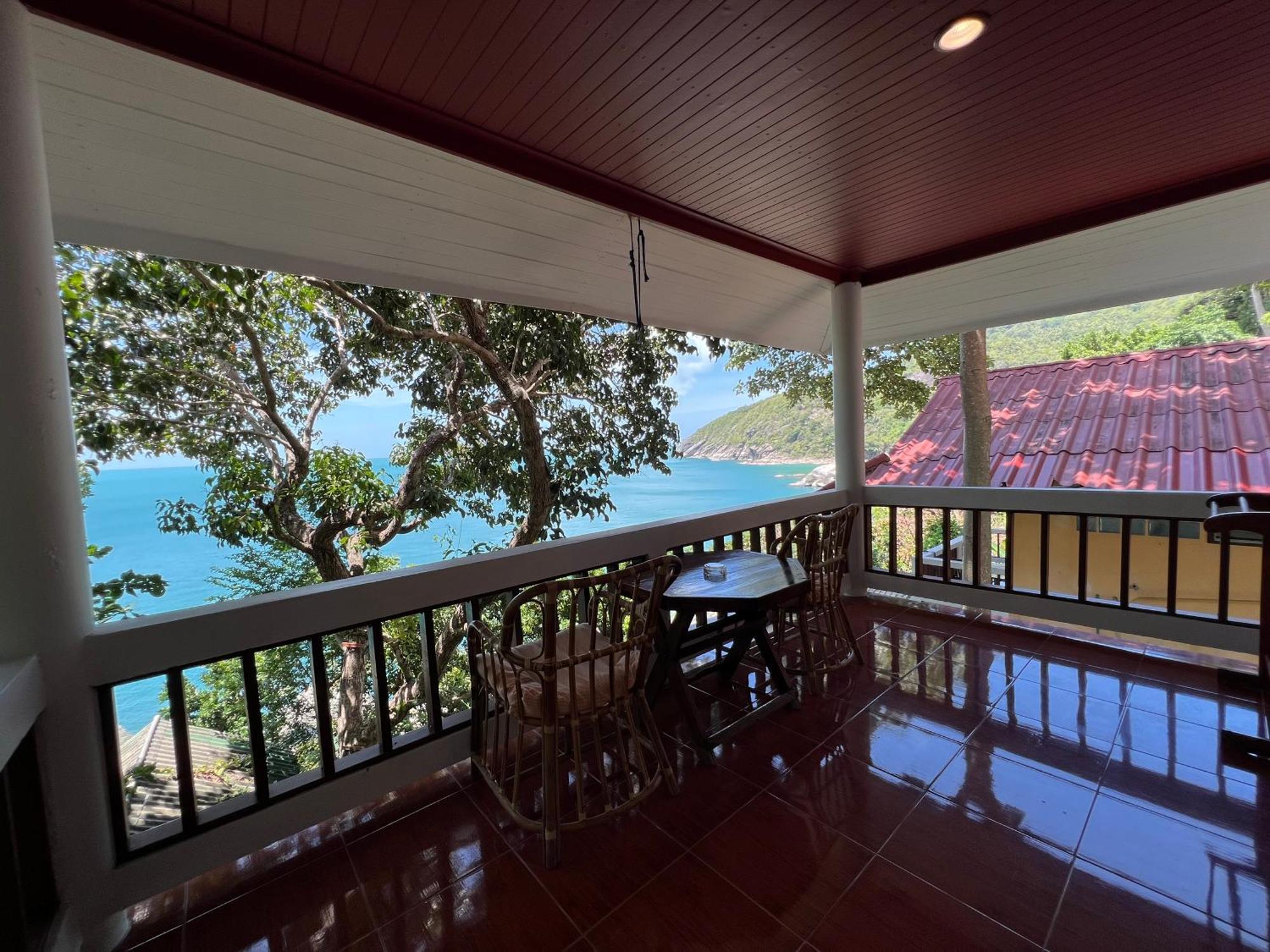 Plaa's Thansadet Resort Than Sadet Beach