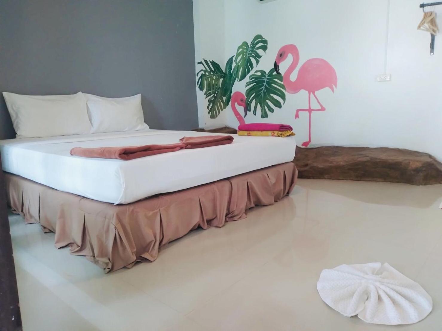 Cozy Seafront Phi Phi Don
