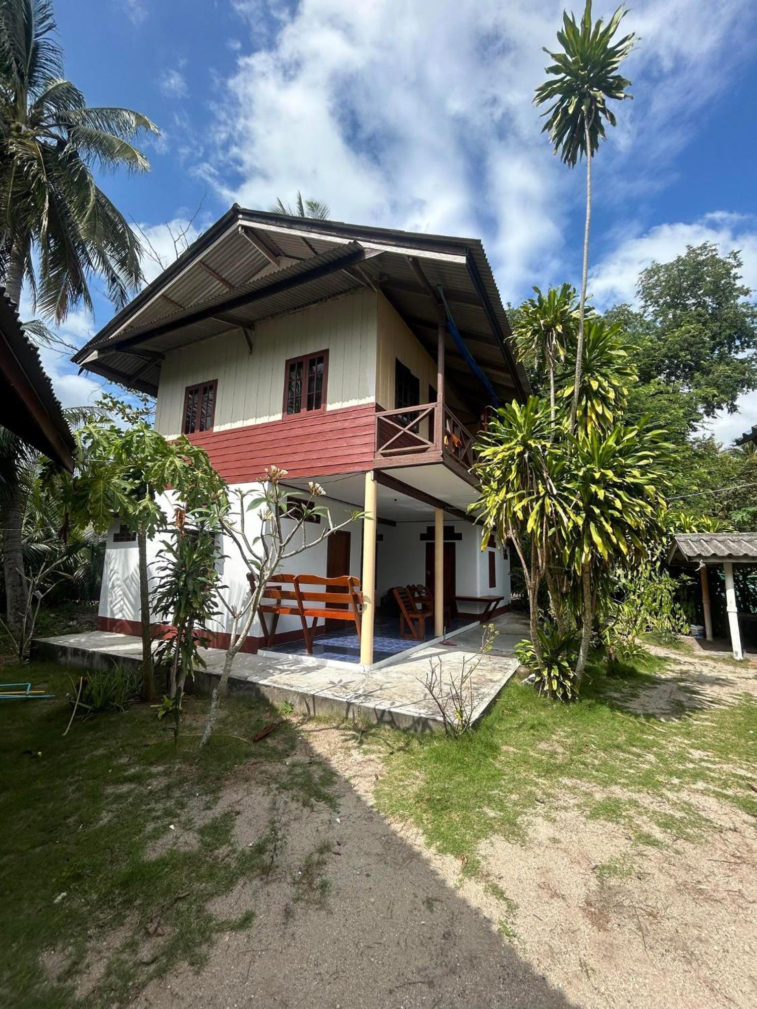 Pinks Guest house *