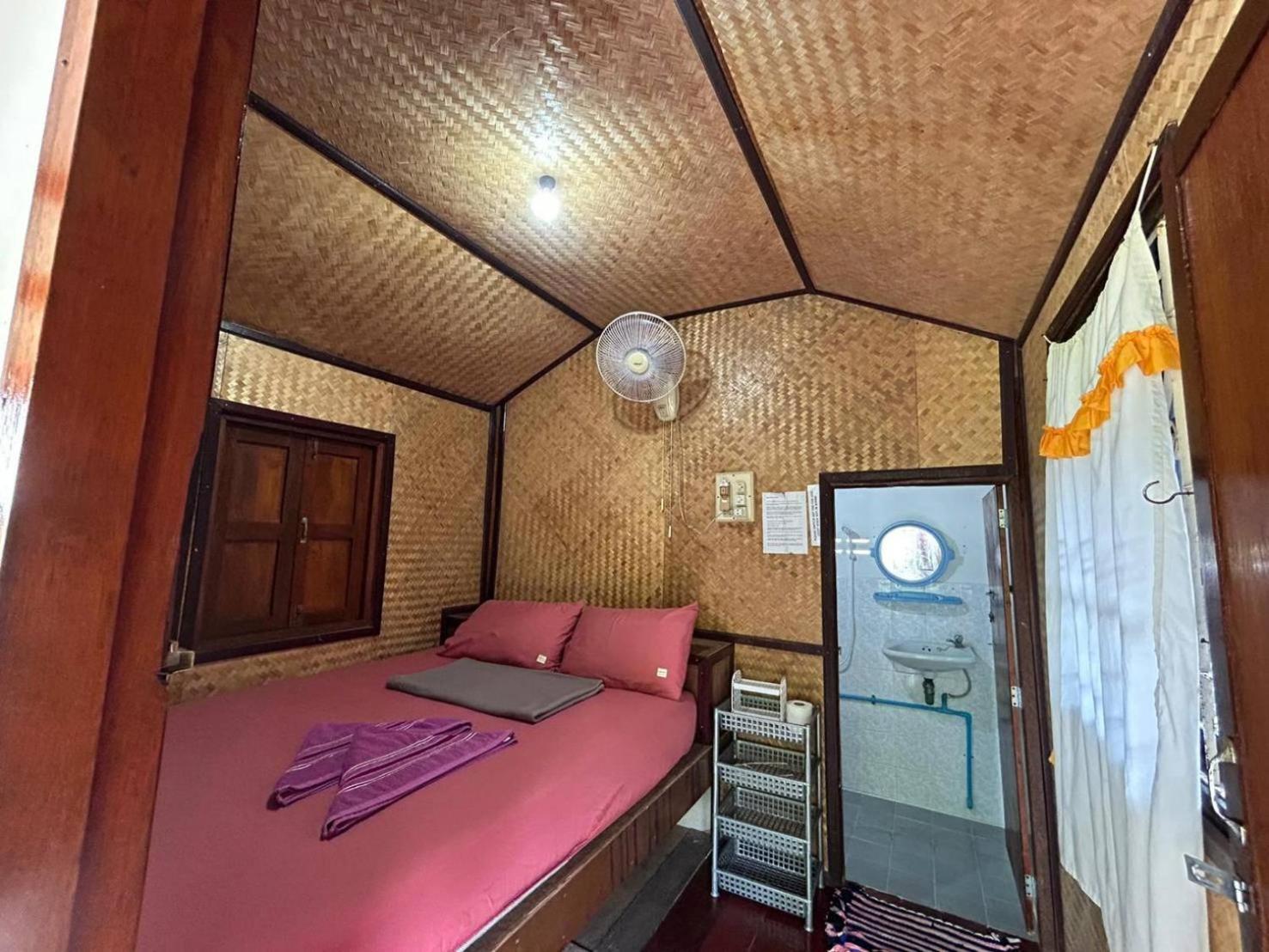 Pinks Guest house *