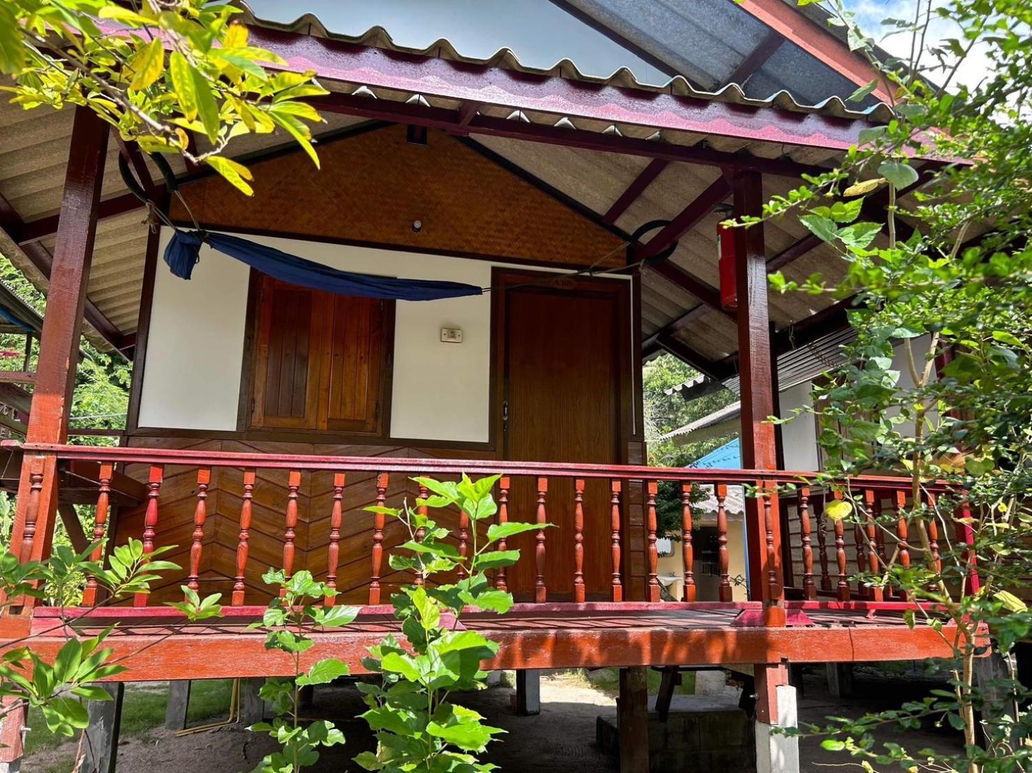 Pinks Guest house *