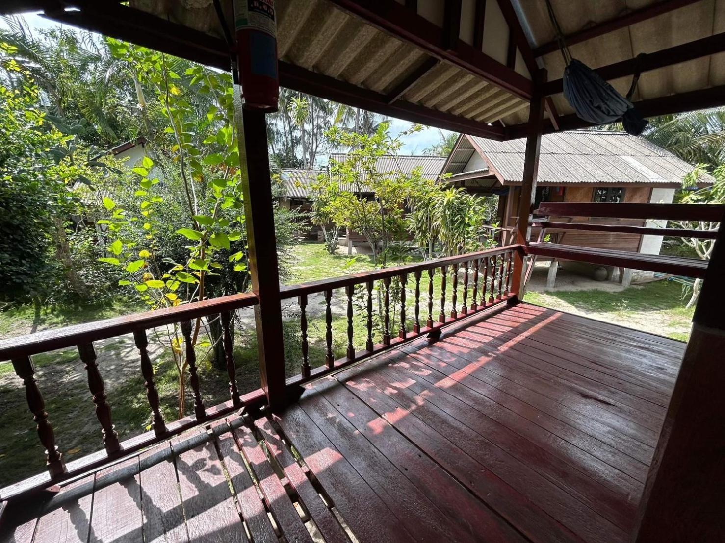 Pinks Guest house Baan Tai