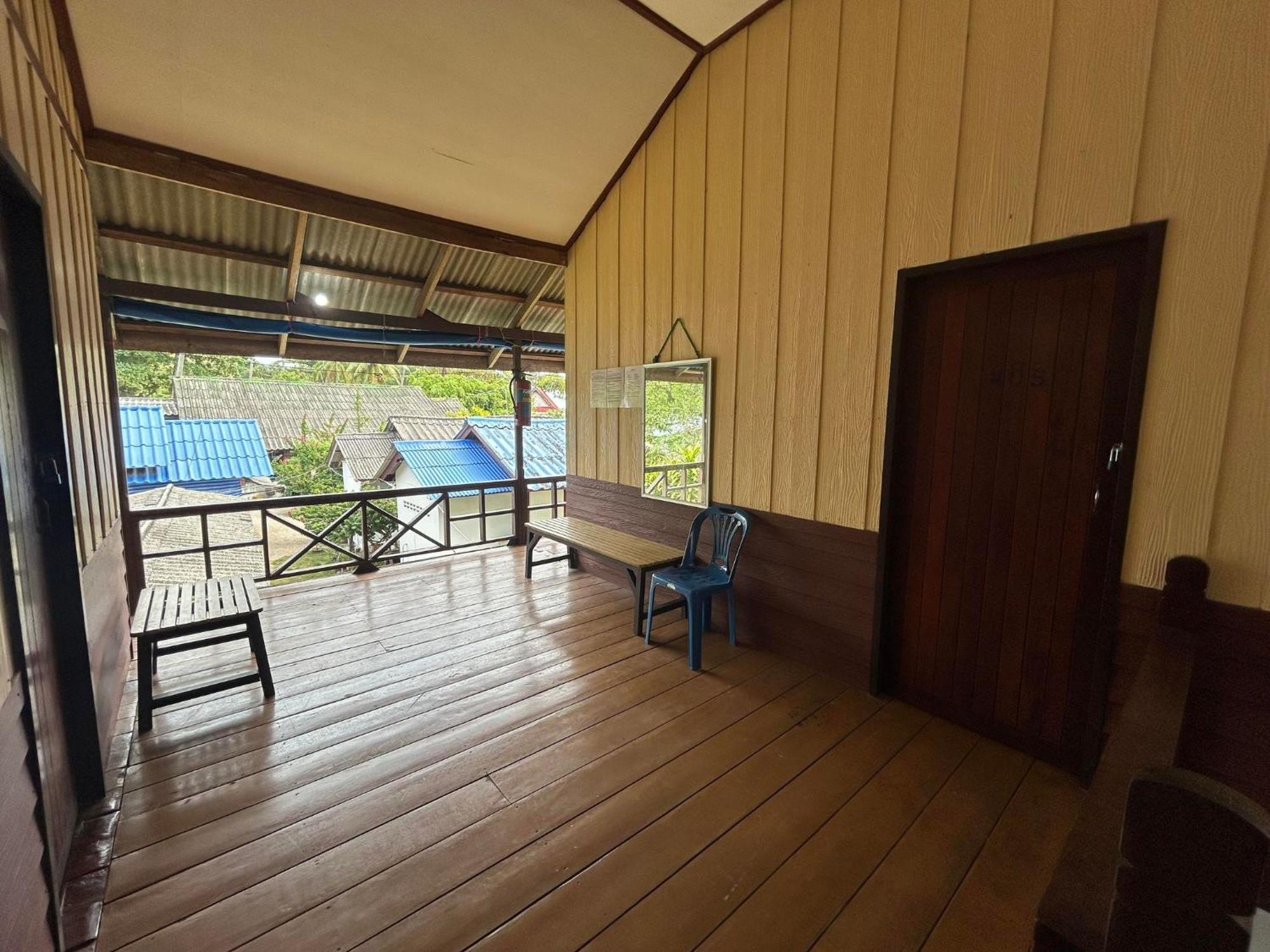 Pinks Guest house Baan Tai