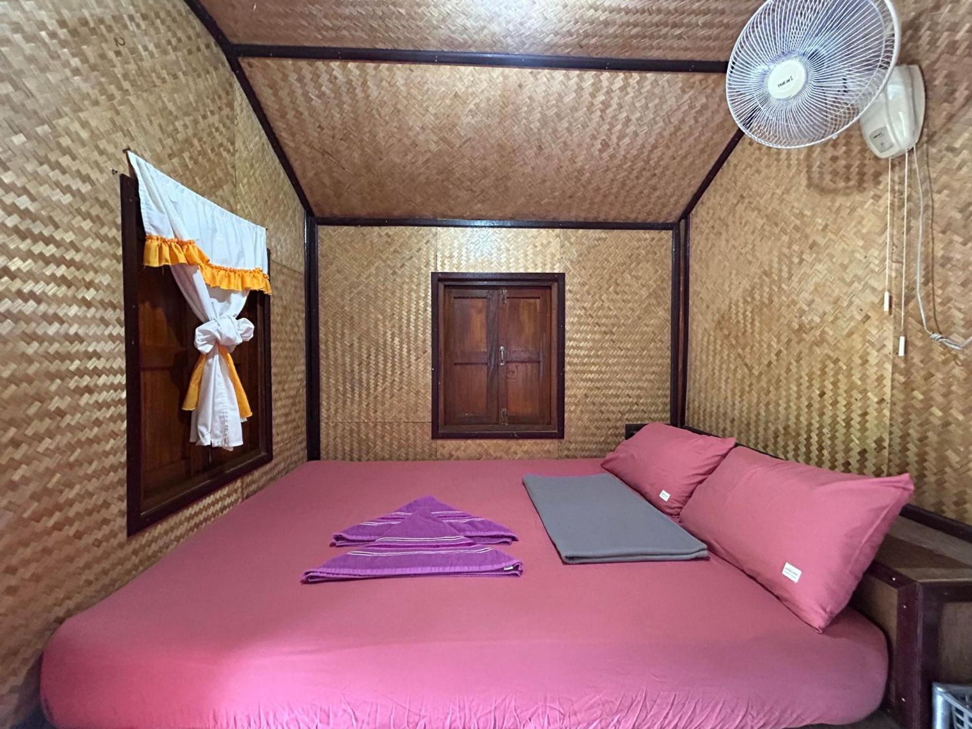 Pinks Guest house *