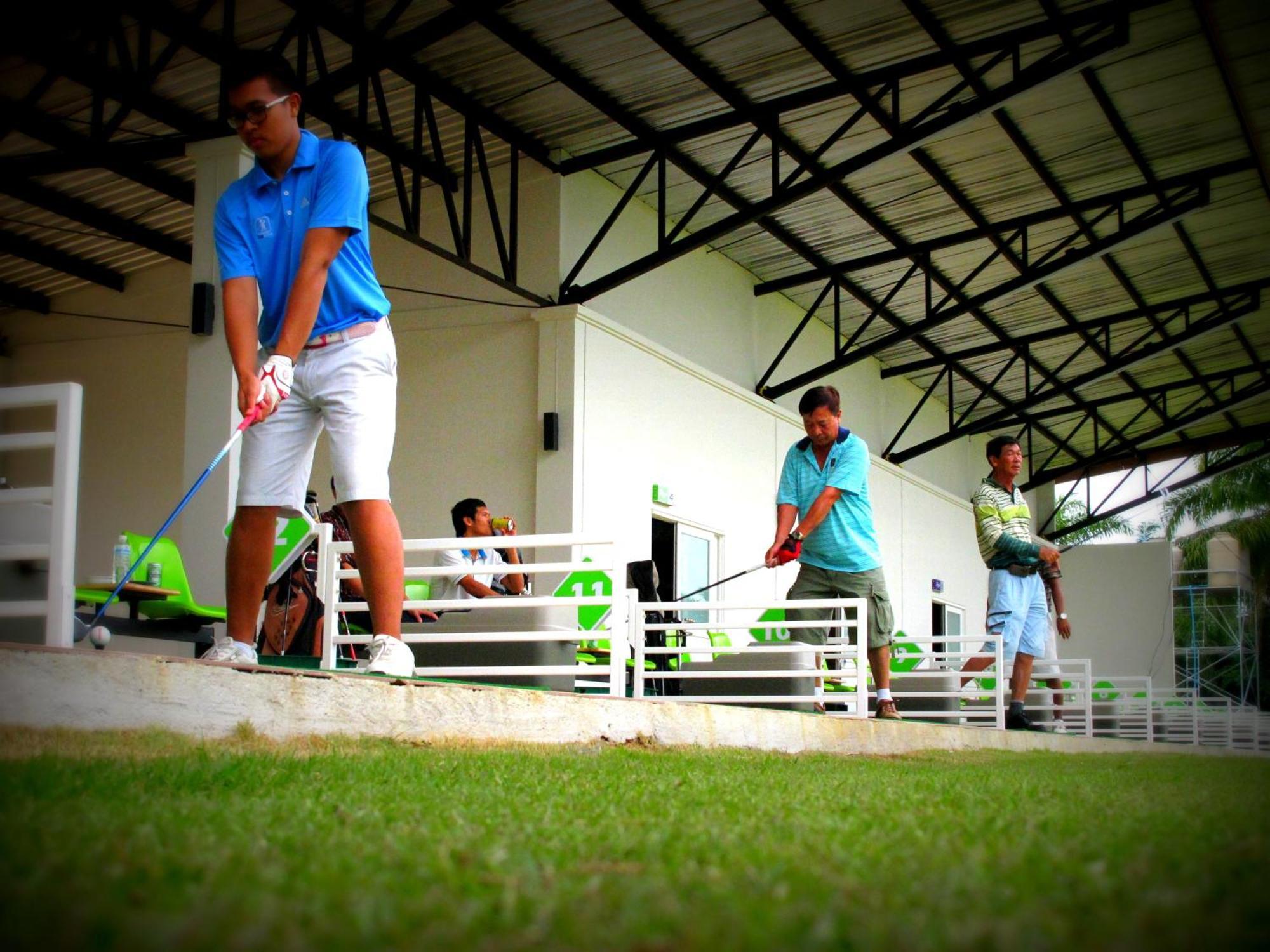 Resort Palm Driving Range & Krabi