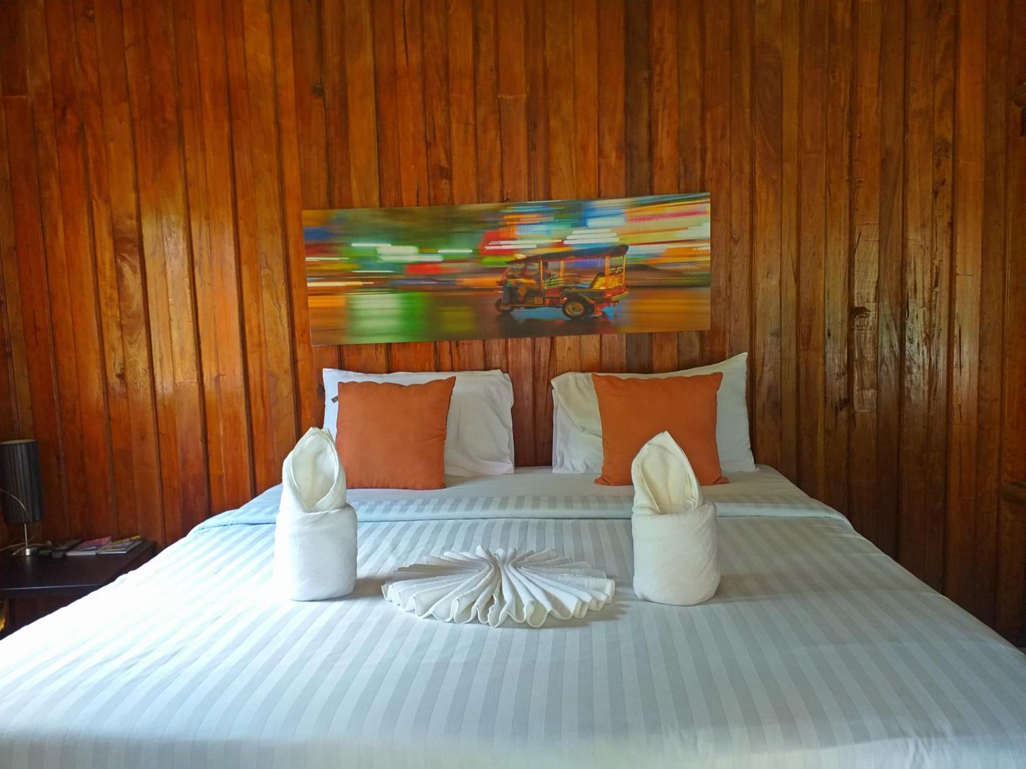 The Ford Sunset Resort 2*