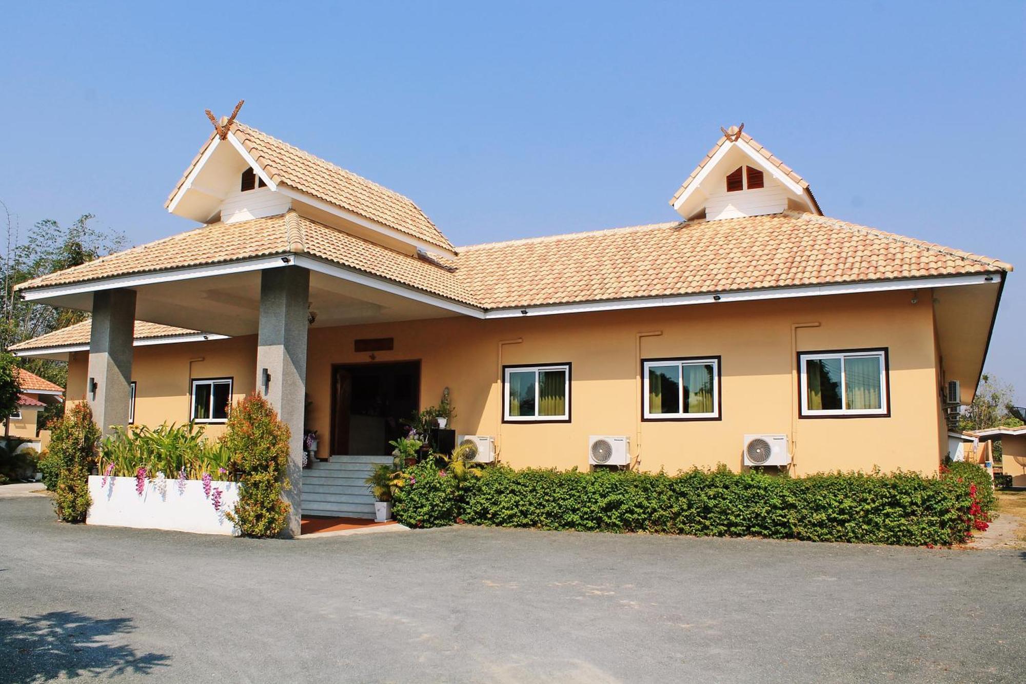 Nok & Resort Chiang Mai